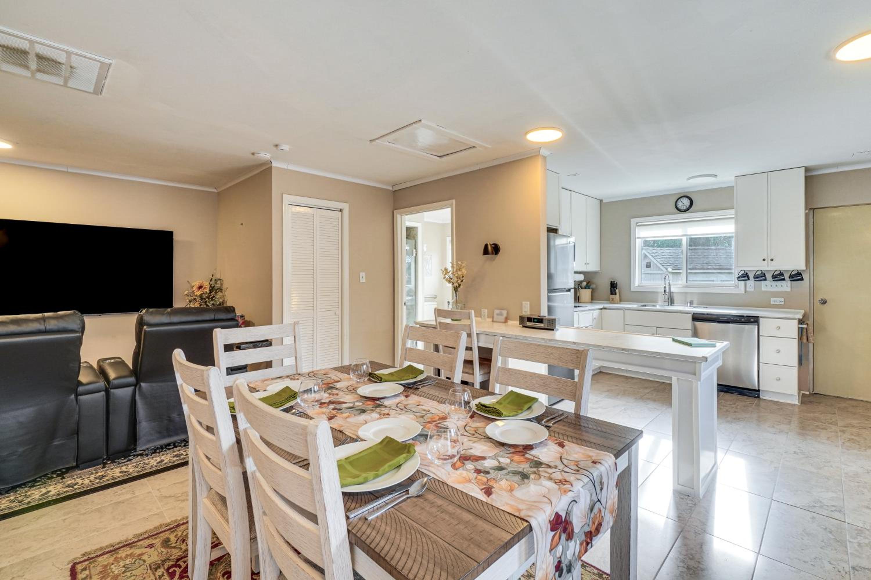 West Knoxville Area! Single-Level Home Near Dtwn