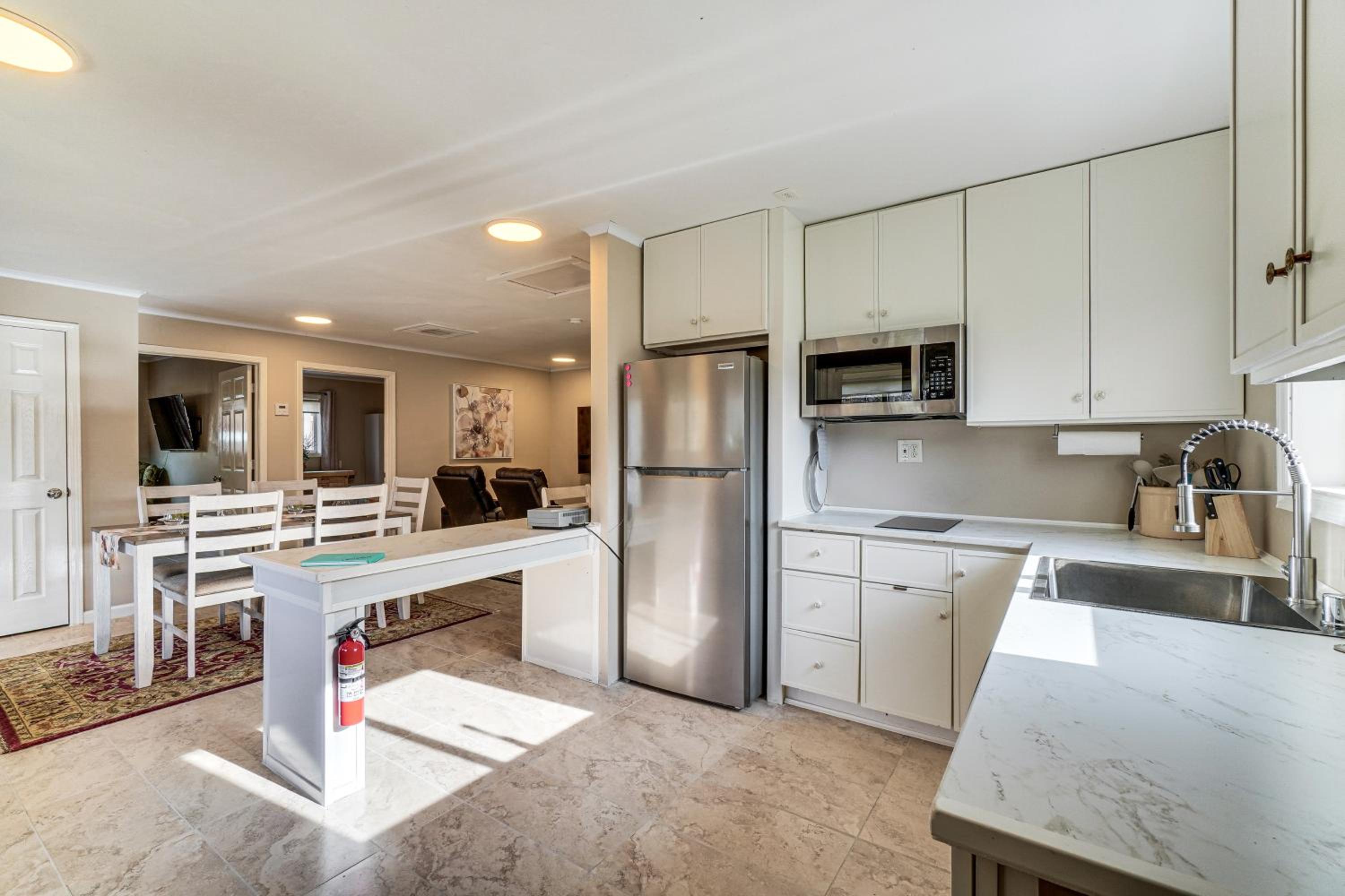 West Knoxville Area! Single-Level Home Near Dtwn