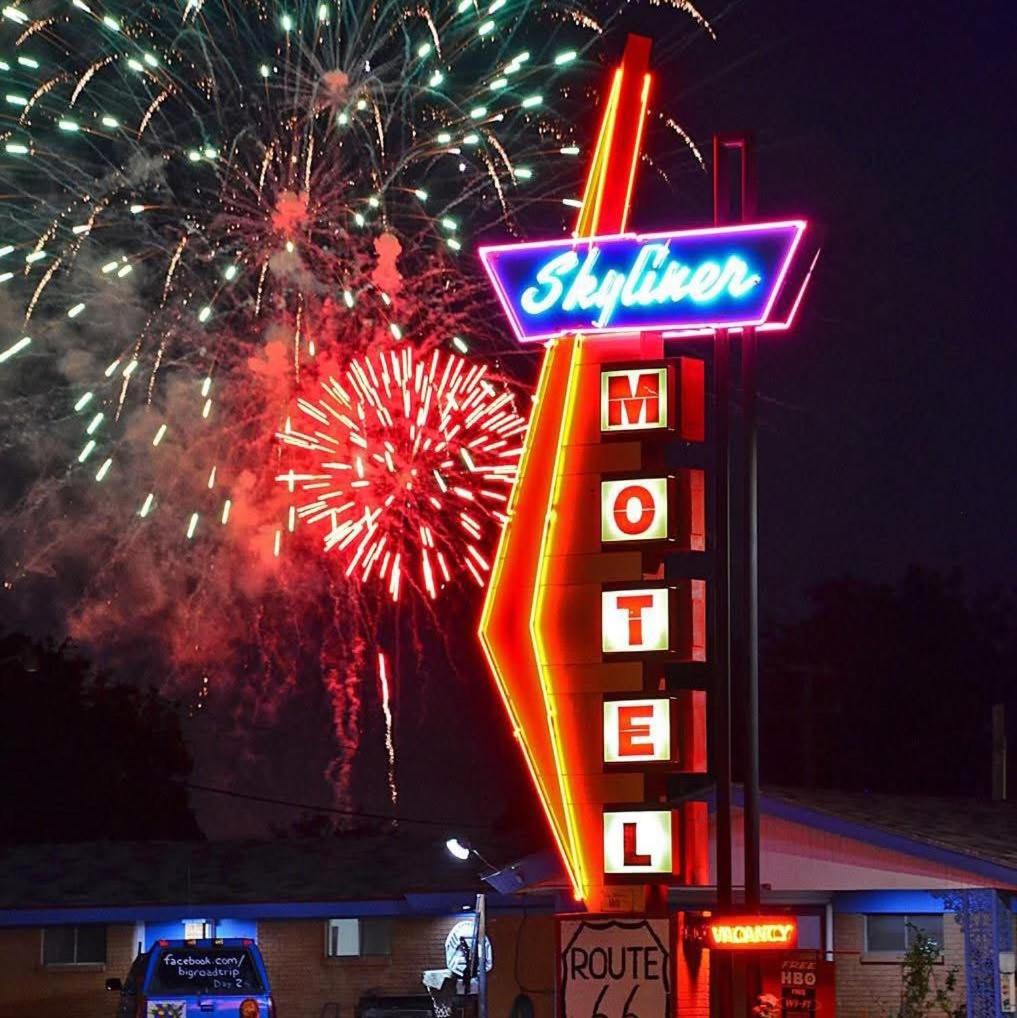 Skyliner Motel