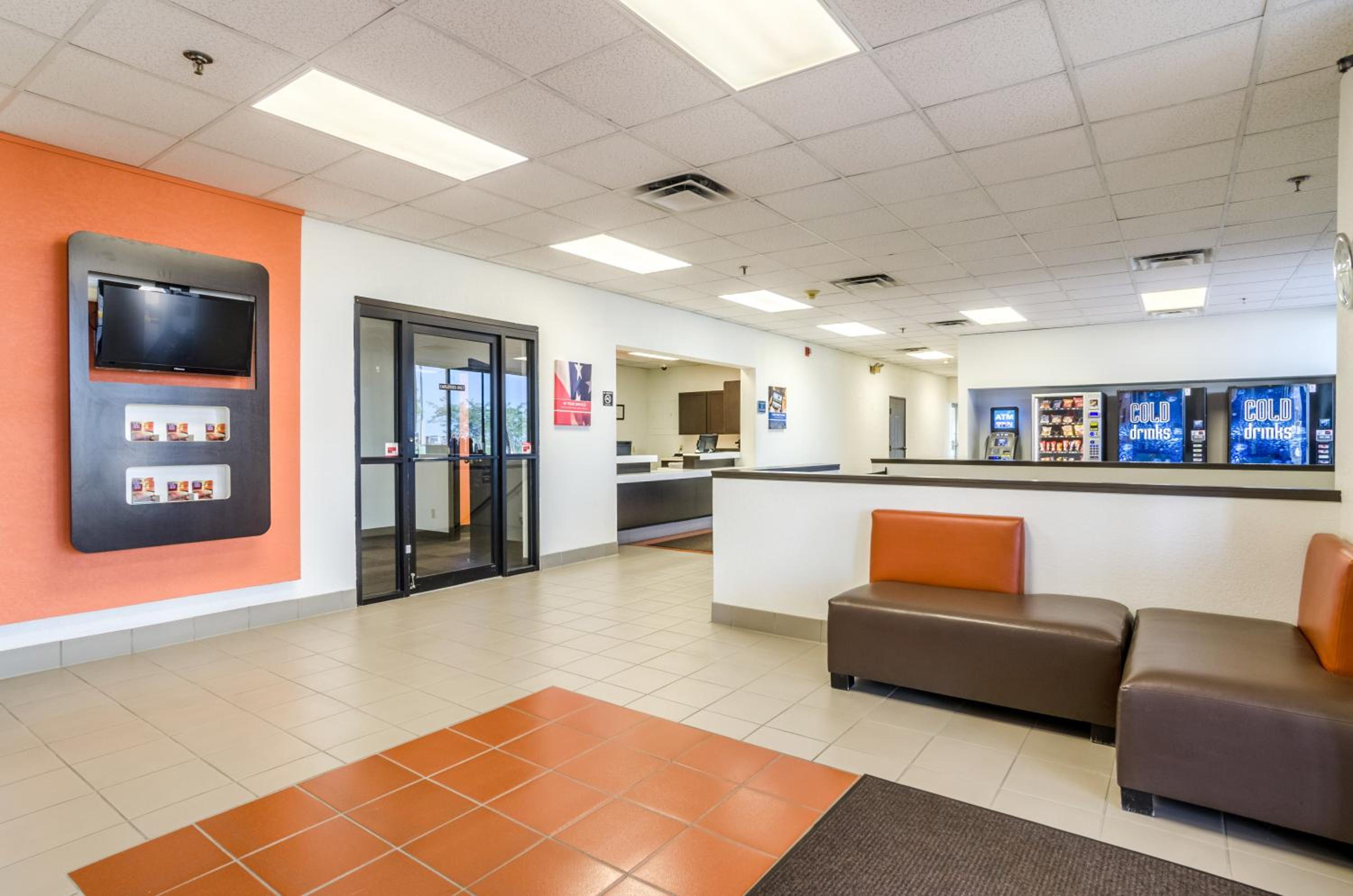 New York City Vacations - Motel 6-York, NE - Property Image 3