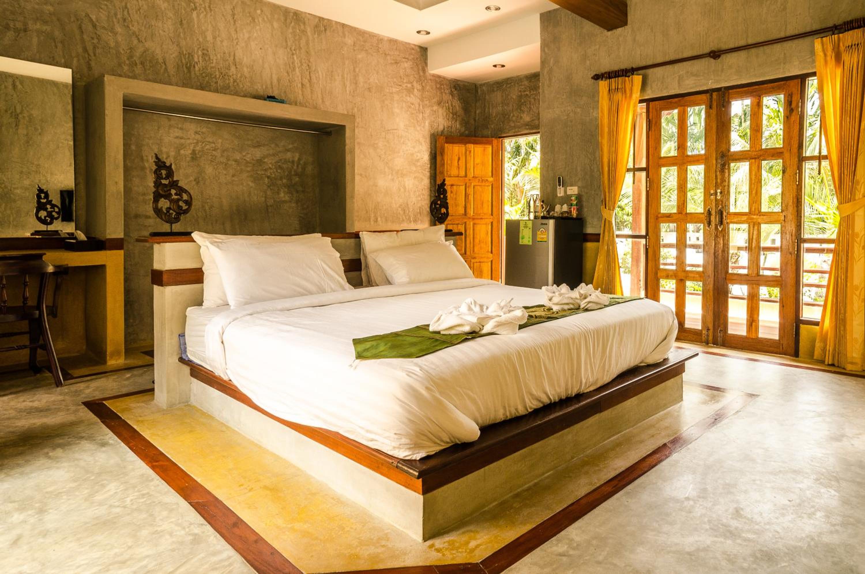 Palms Hill Resort