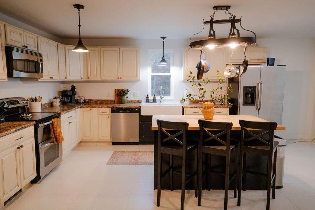 The 312 House| A Boho Retreat| Hocking Hills