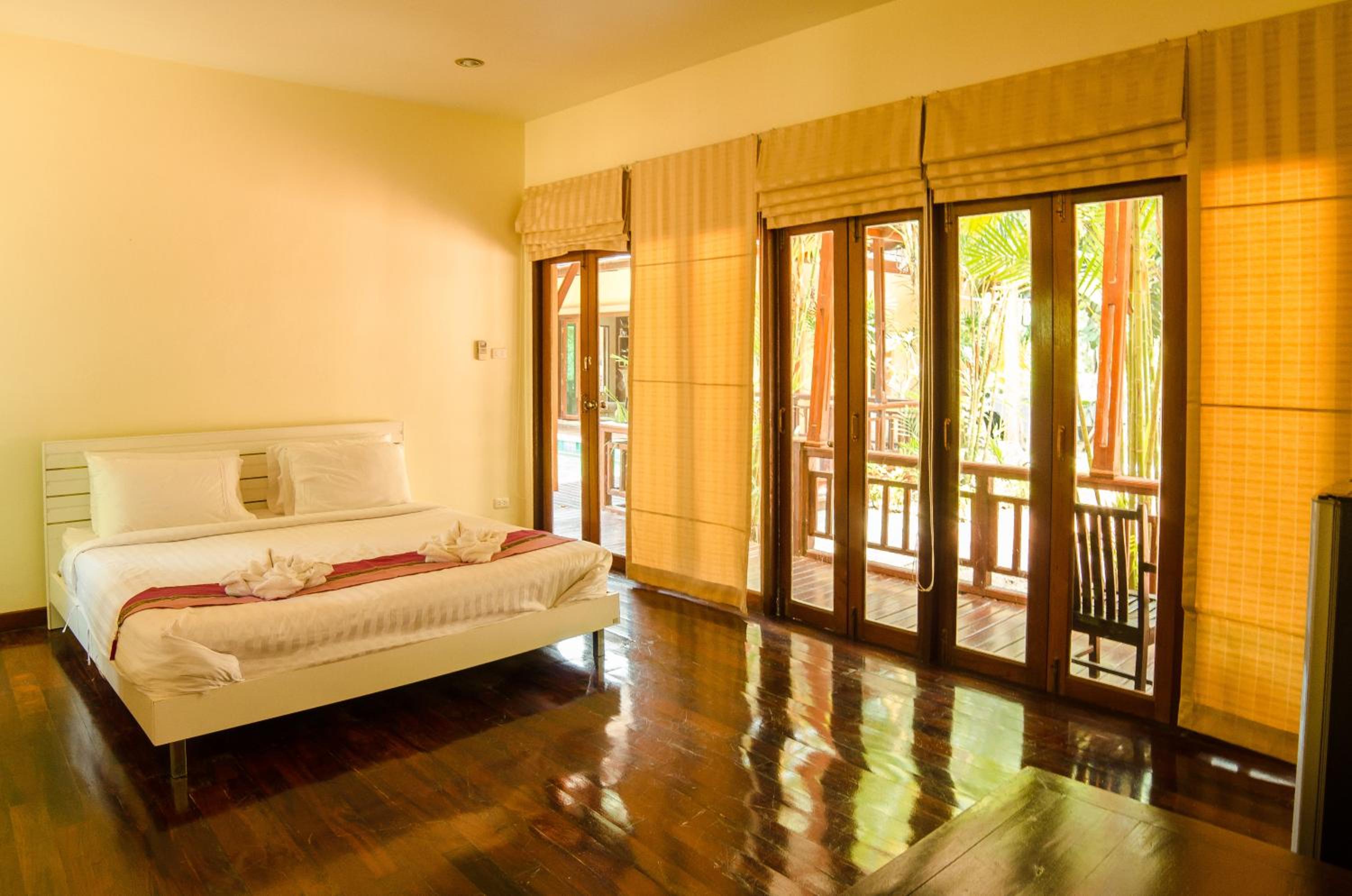 Palms Hill Resort