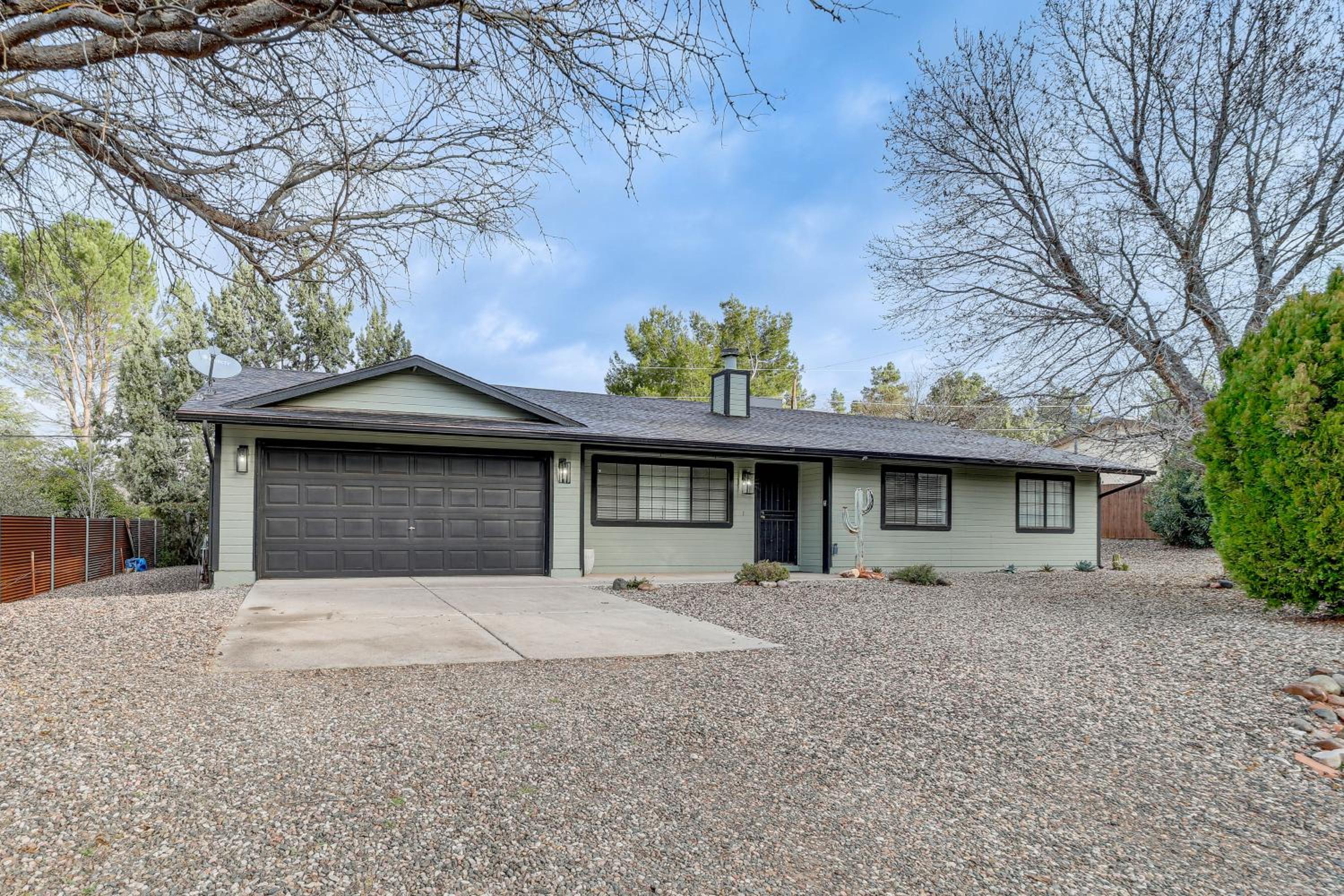 Fenced Outdoor Space Modern Sedona Home By Hiking