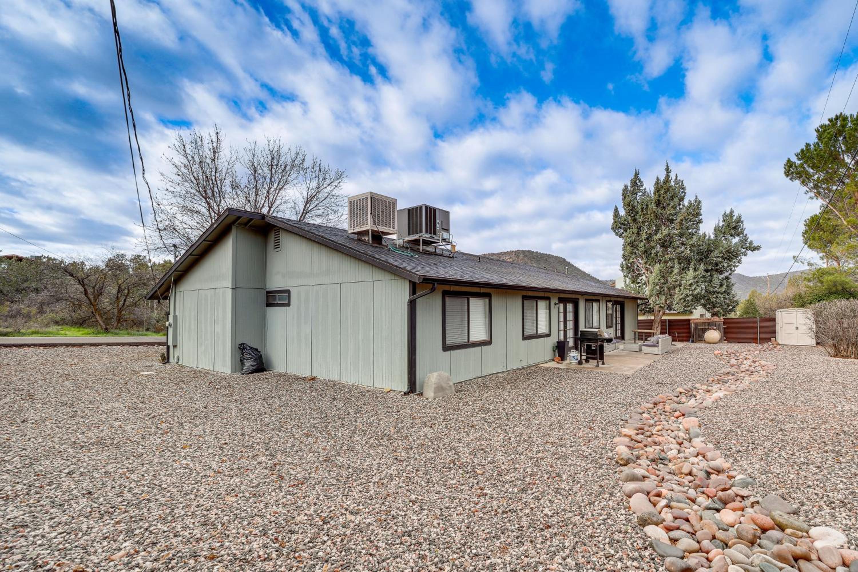 Fenced Outdoor Space Modern Sedona Home By Hiking