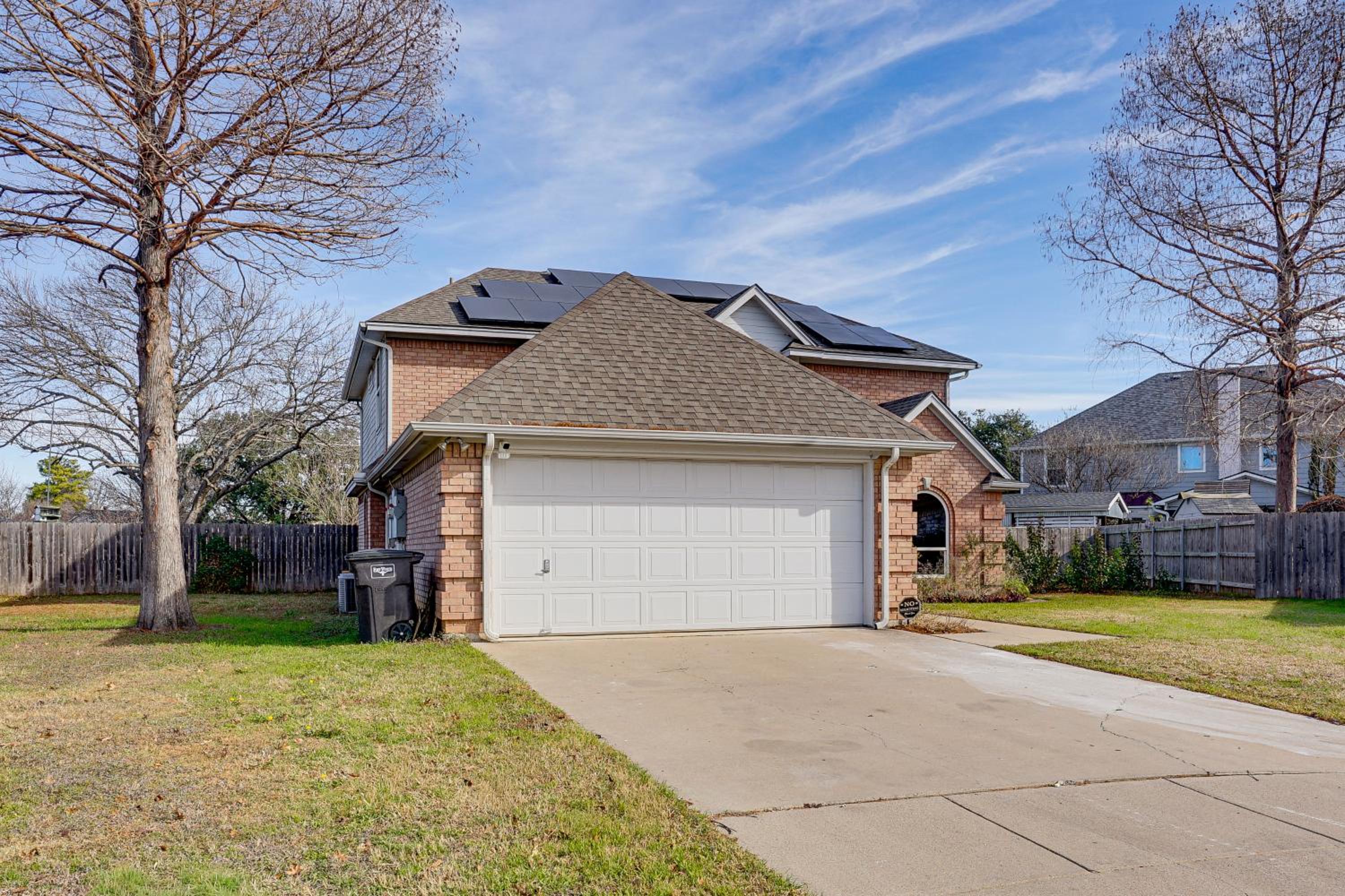 Private Yard and Pool 3,200-Sq-Ft Gem in Fort Worth