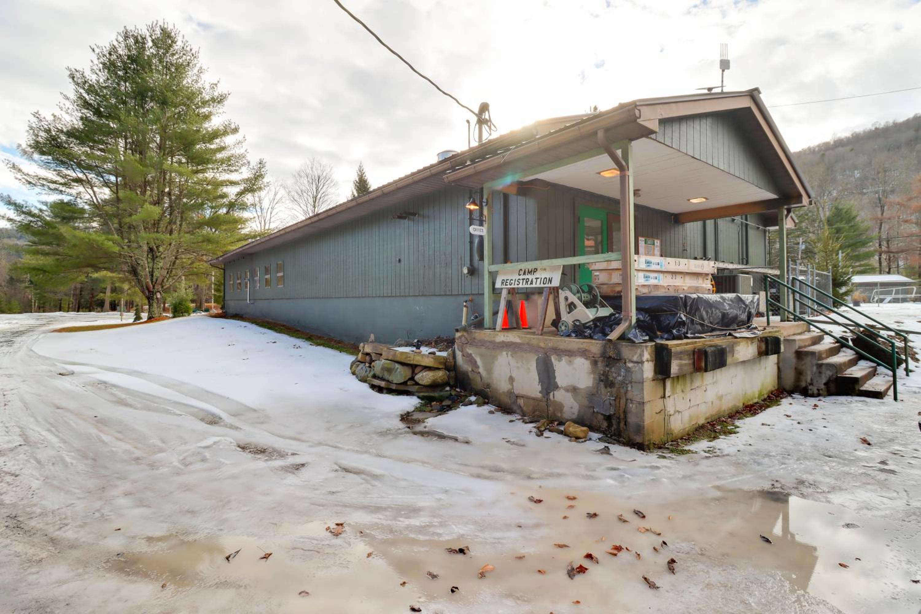 Deluxe Cabin D at Elk Creek Escape! Pets Welcome