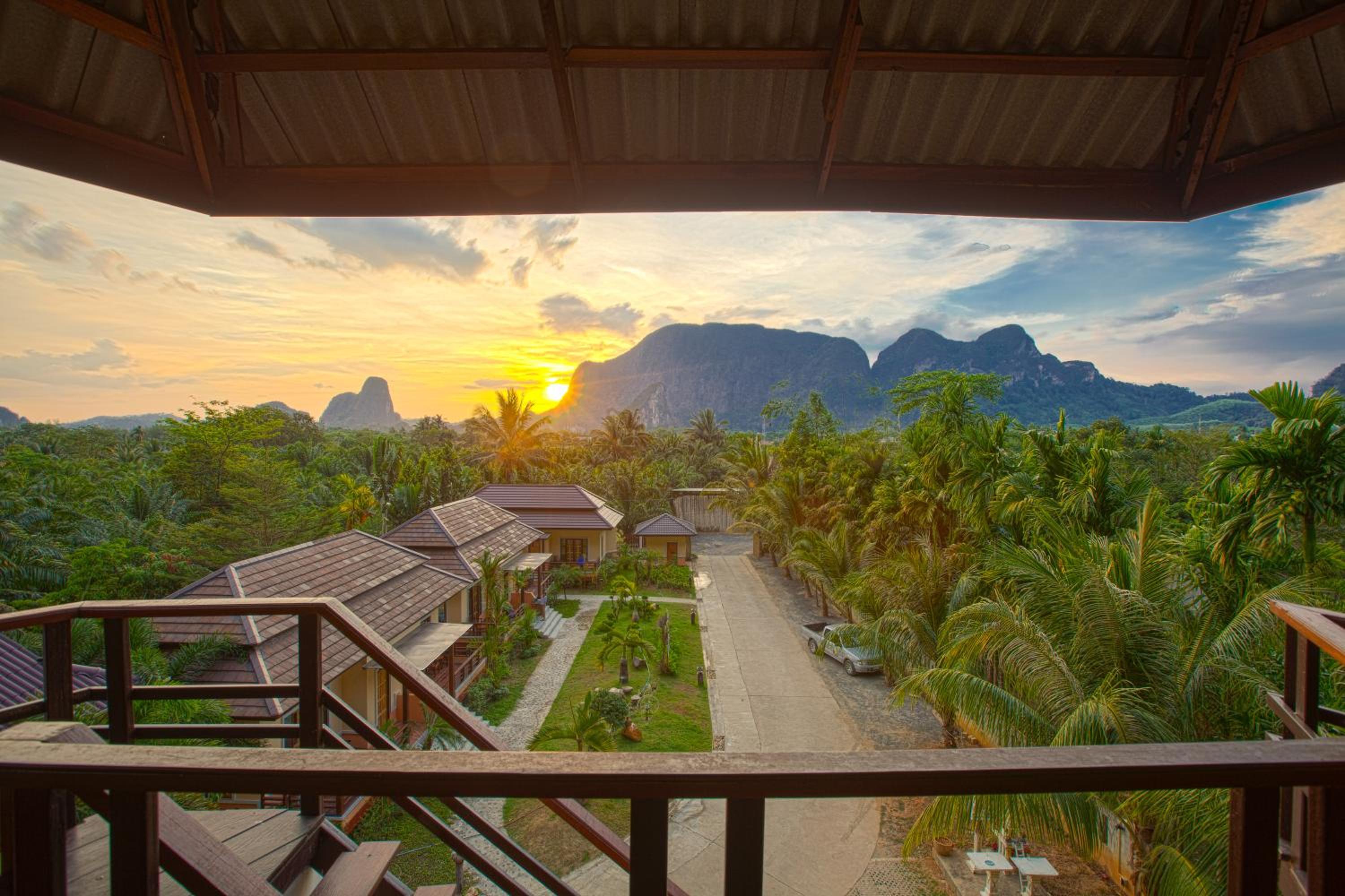 Palms Hill Resort