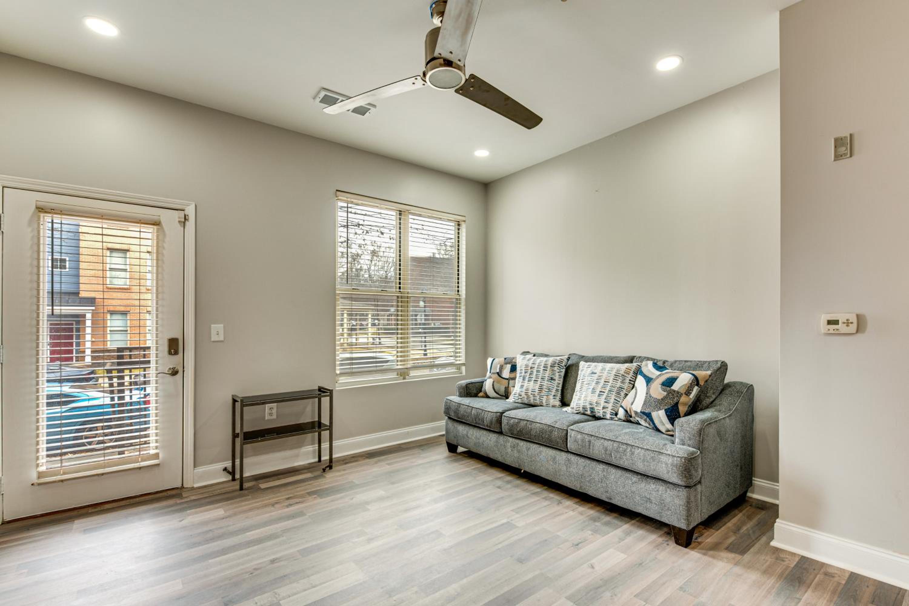 Prime ATL Spot! Updated Condo Steps to MARTA