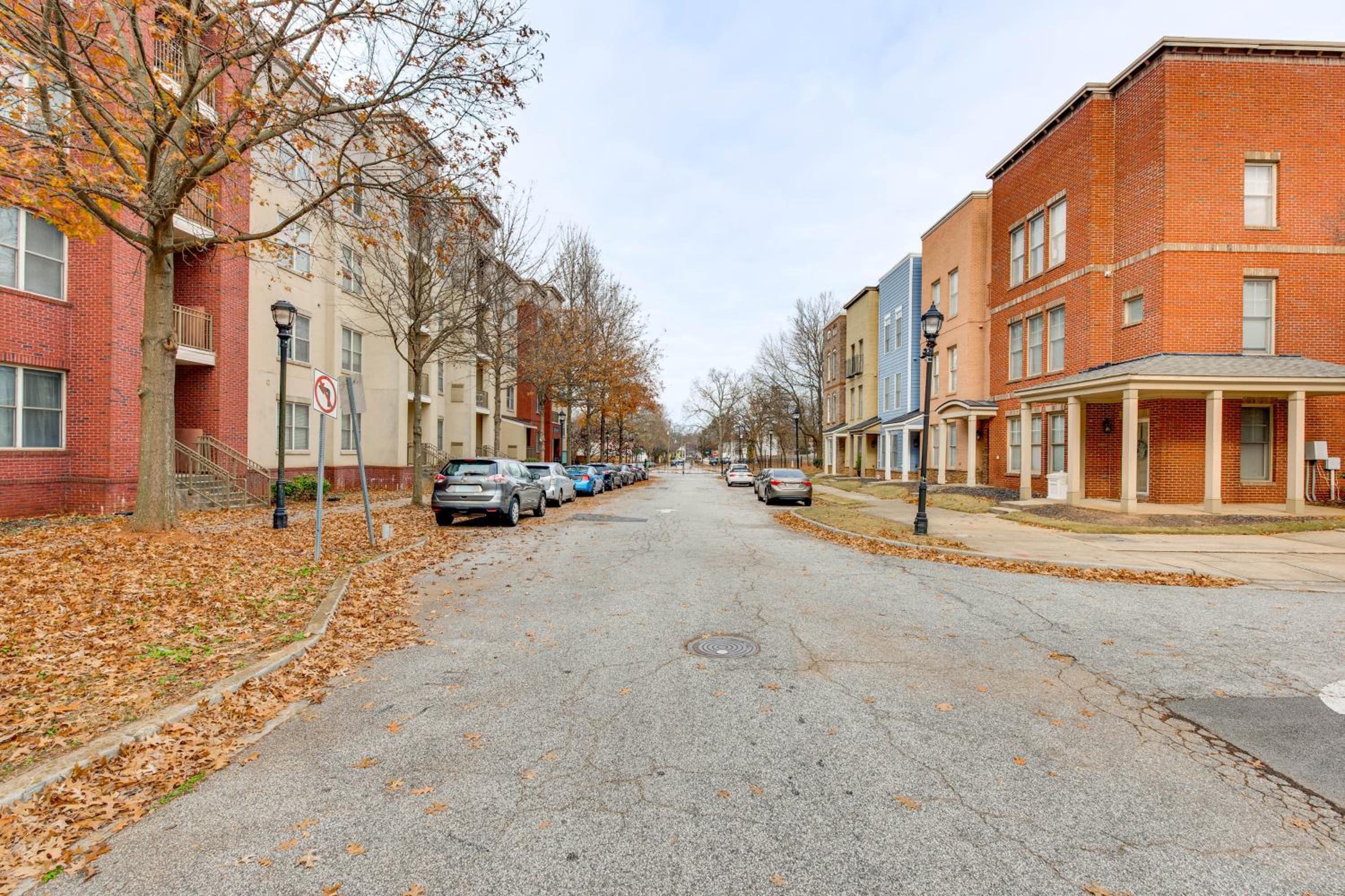 Prime ATL Spot! Updated Condo Steps to MARTA