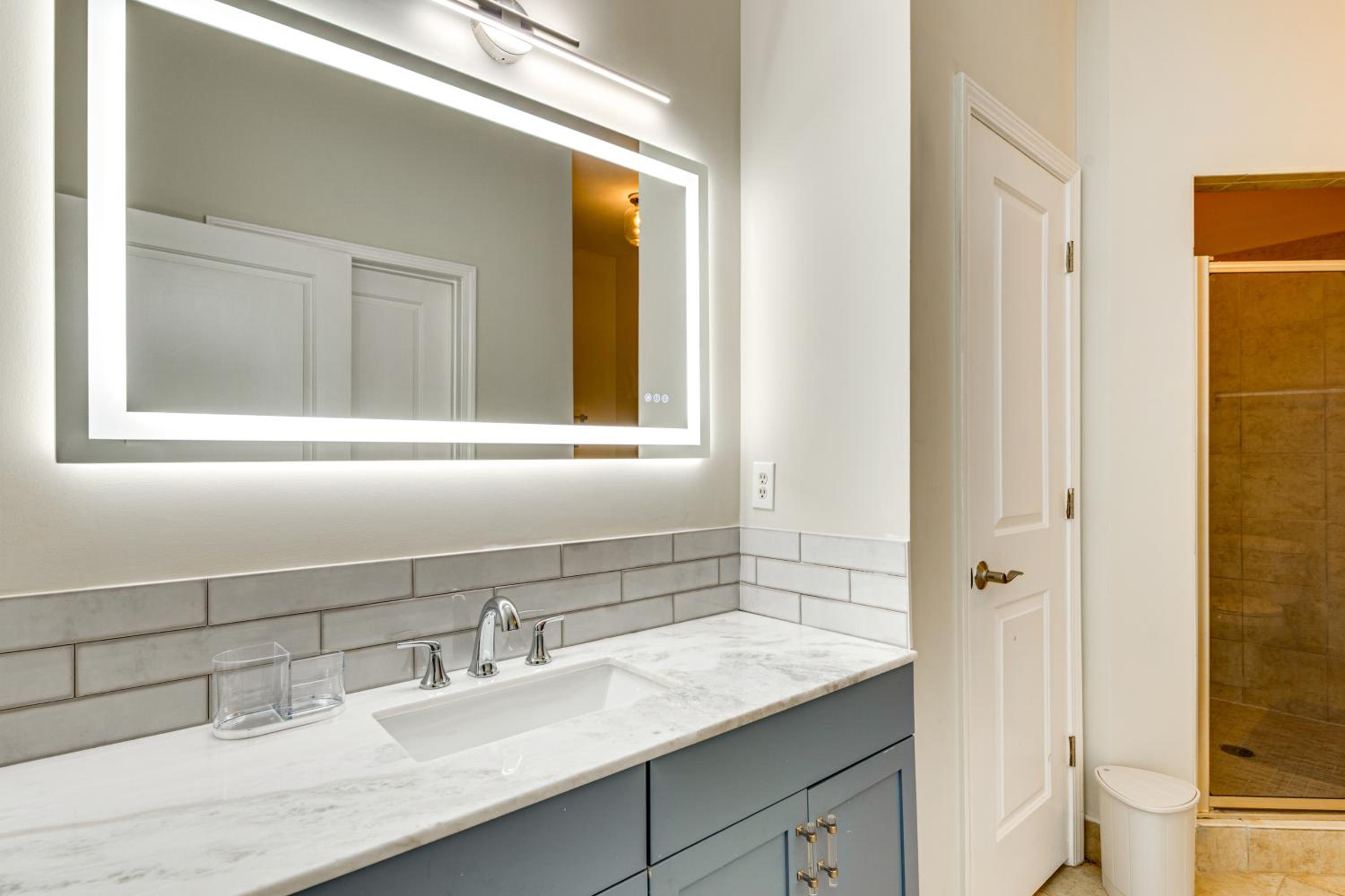 Prime ATL Spot! Updated Condo Steps to MARTA