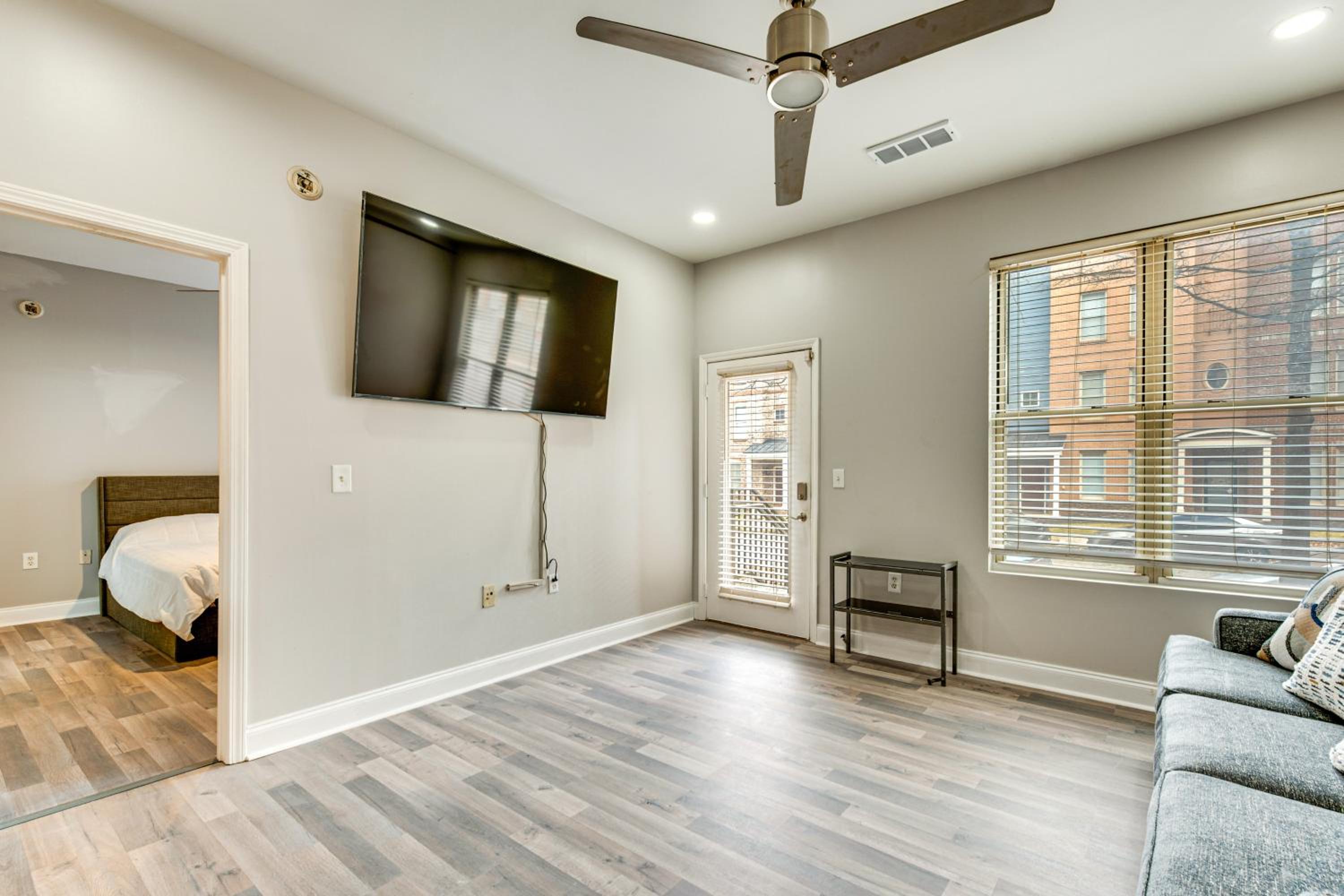 Prime ATL Spot! Updated Condo Steps to MARTA