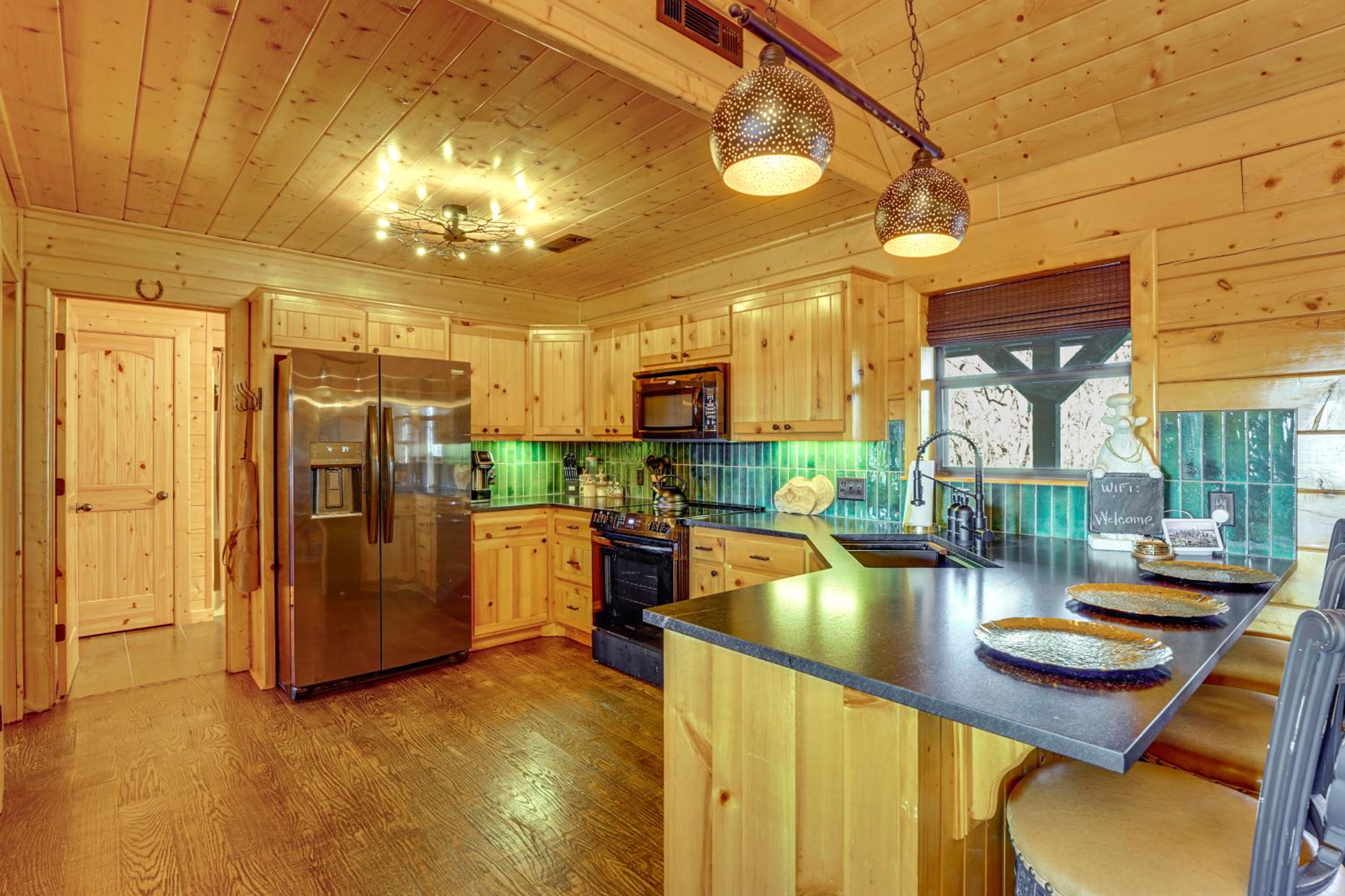 Fish, Raft and Relax! Spacious Sulphur Springs Home