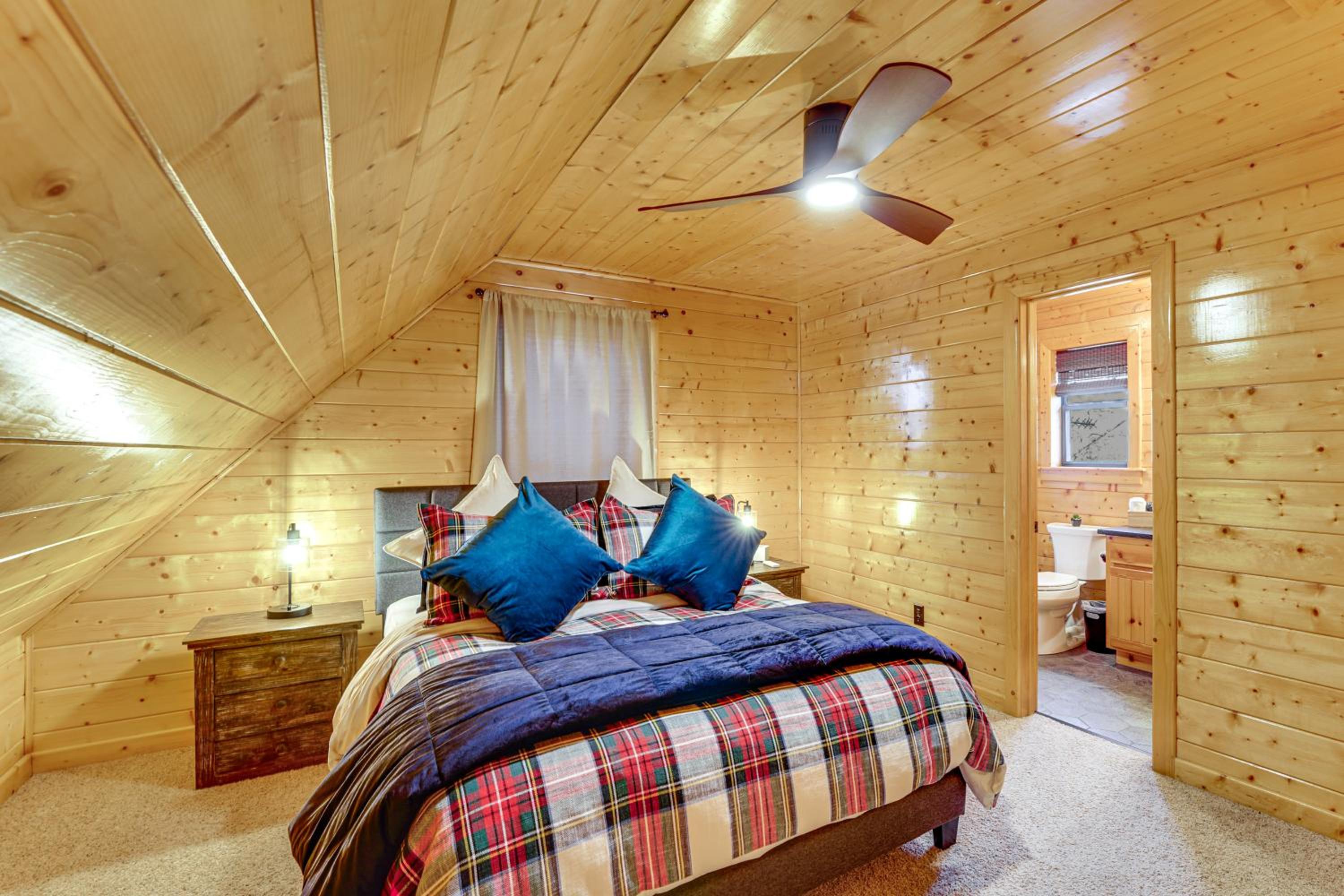 Fish, Raft and Relax! Spacious Sulphur Springs Home