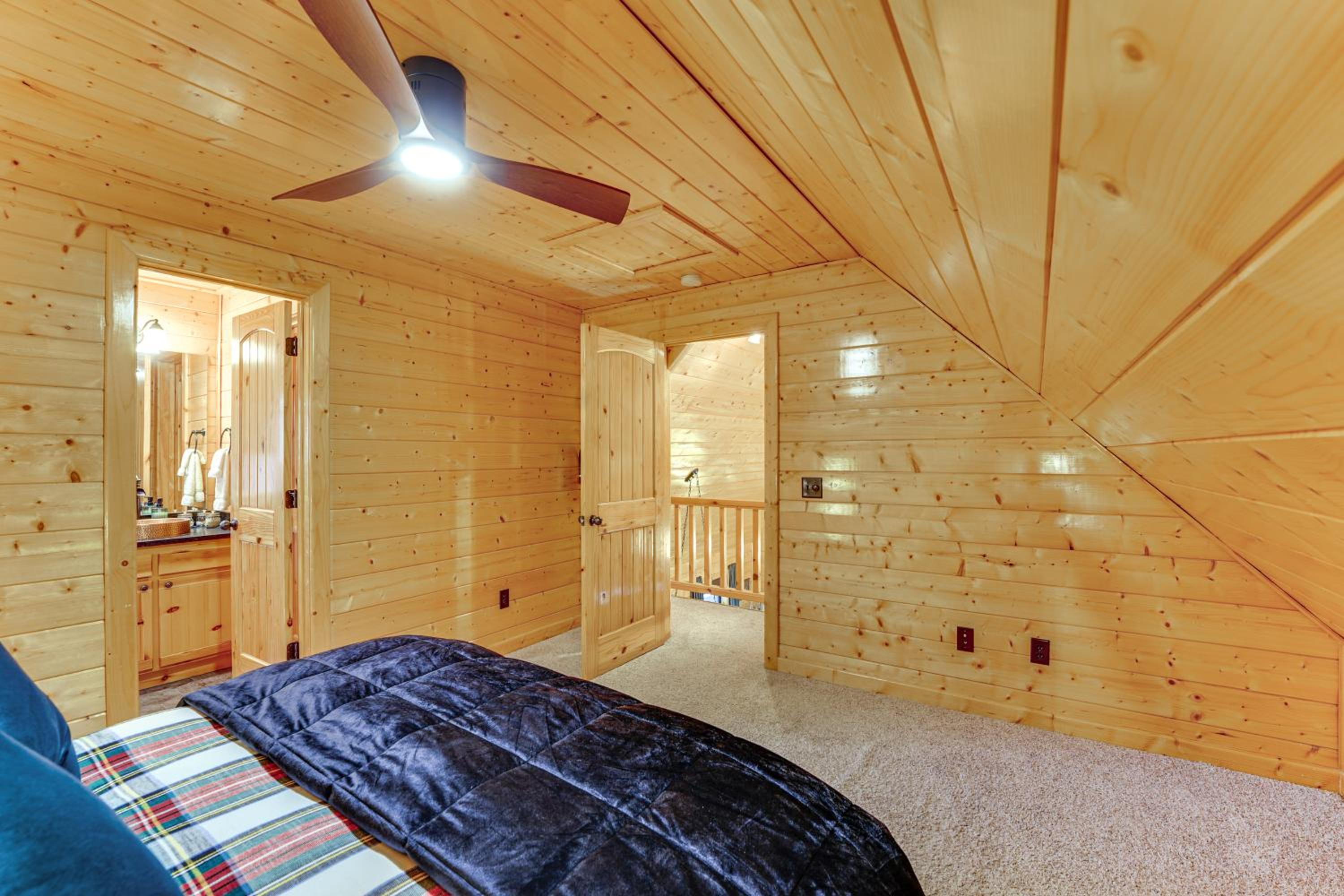 Fish, Raft and Relax! Spacious Sulphur Springs Home