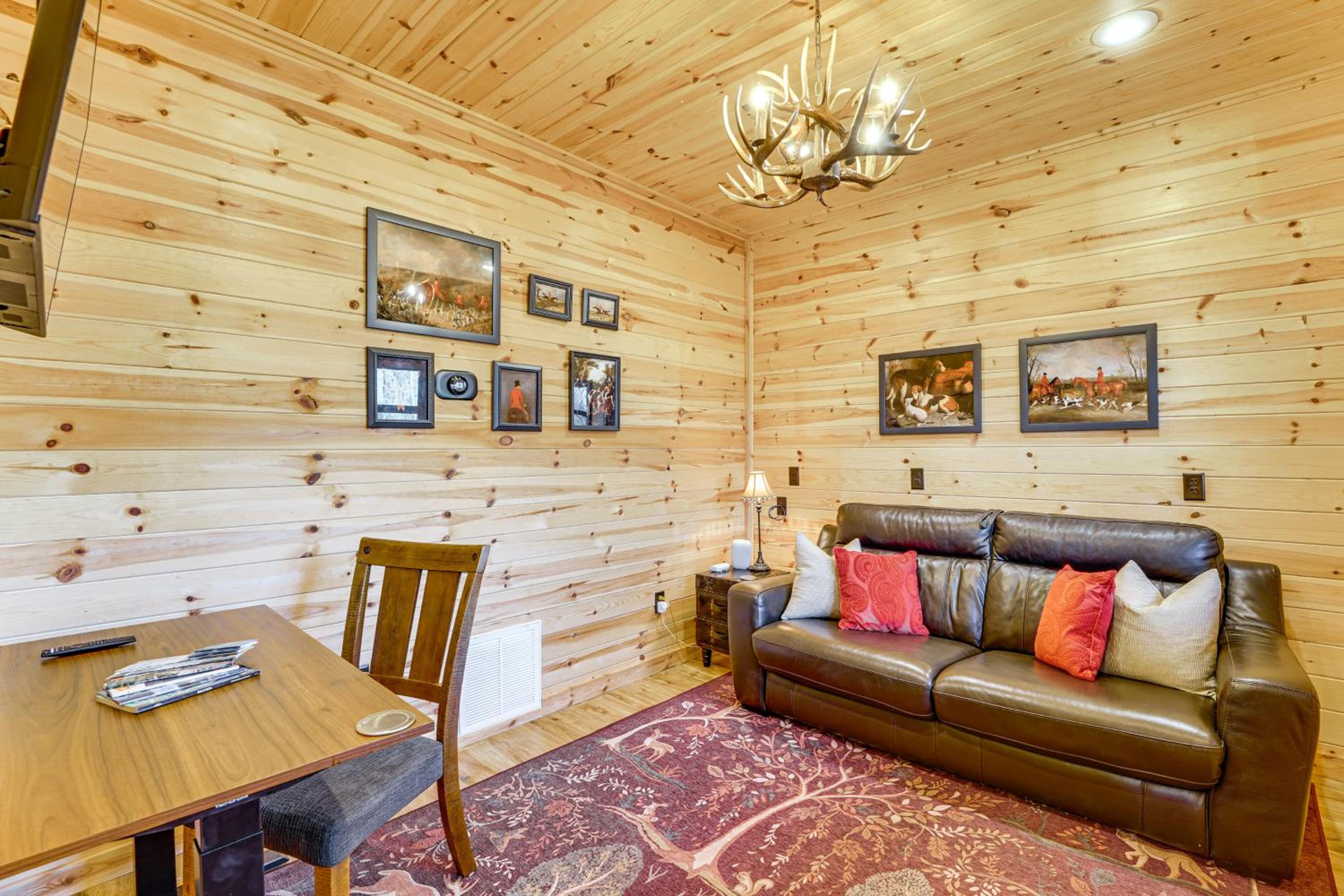 Fish, Raft and Relax! Spacious Sulphur Springs Home