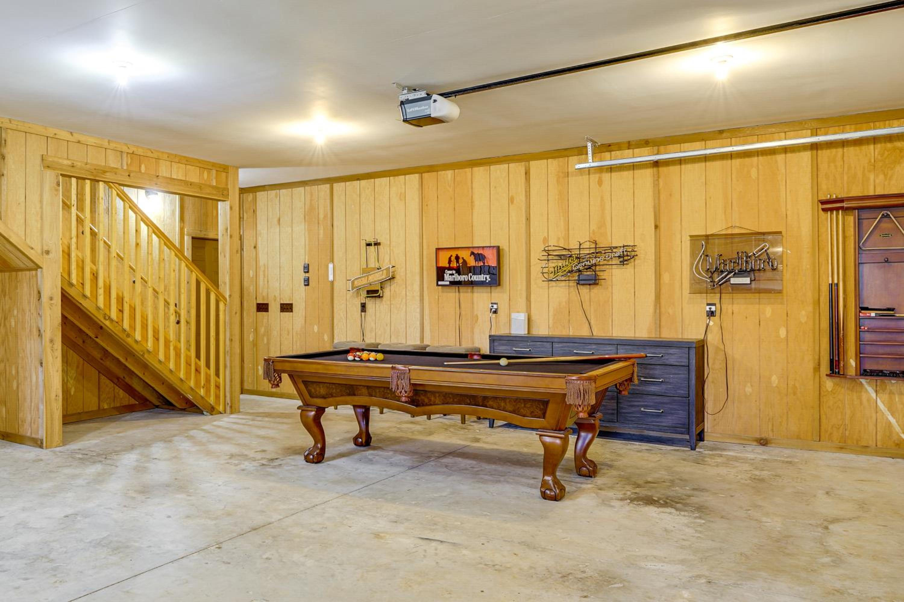 Fish, Raft and Relax! Spacious Sulphur Springs Home