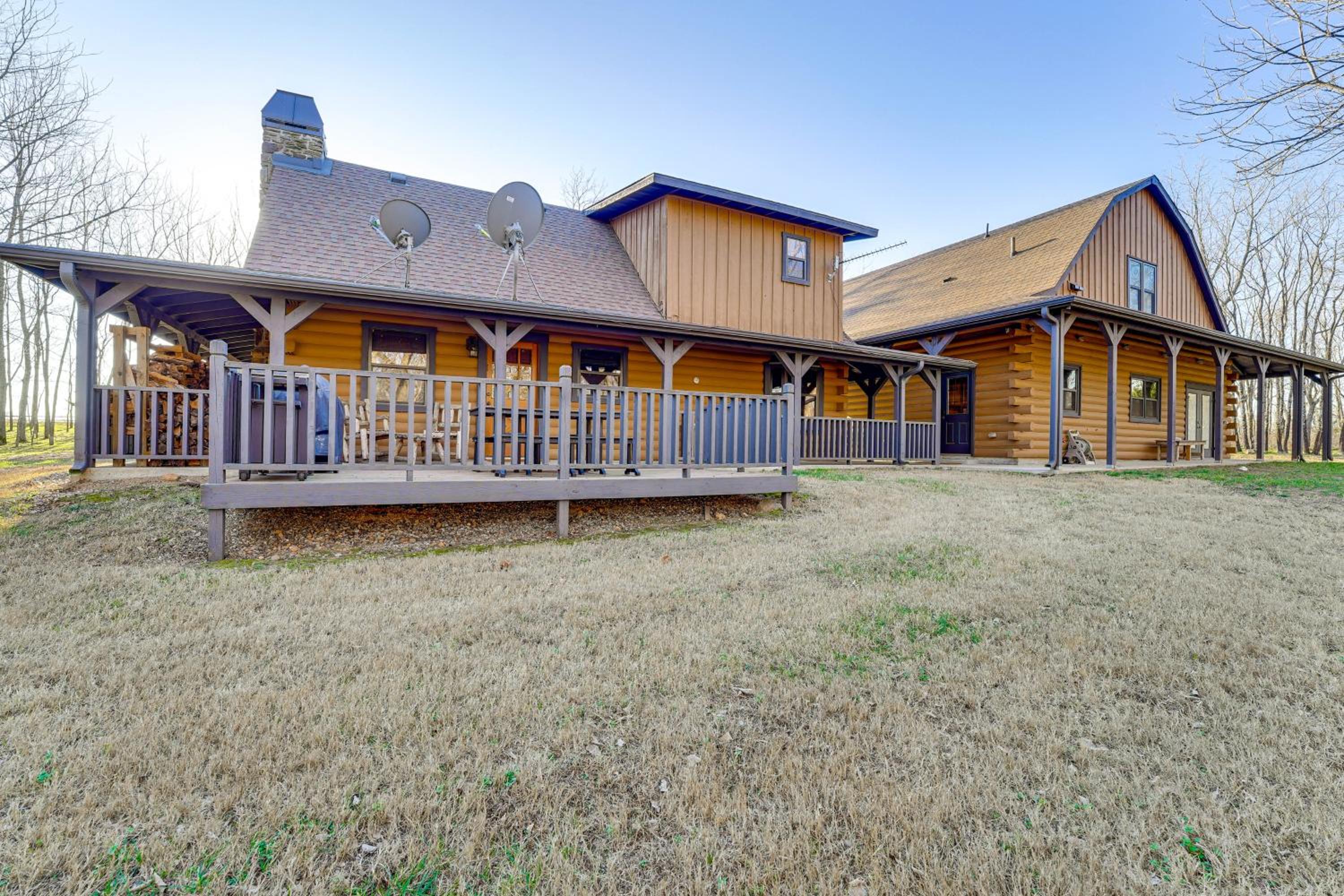 Fish, Raft and Relax! Spacious Sulphur Springs Home