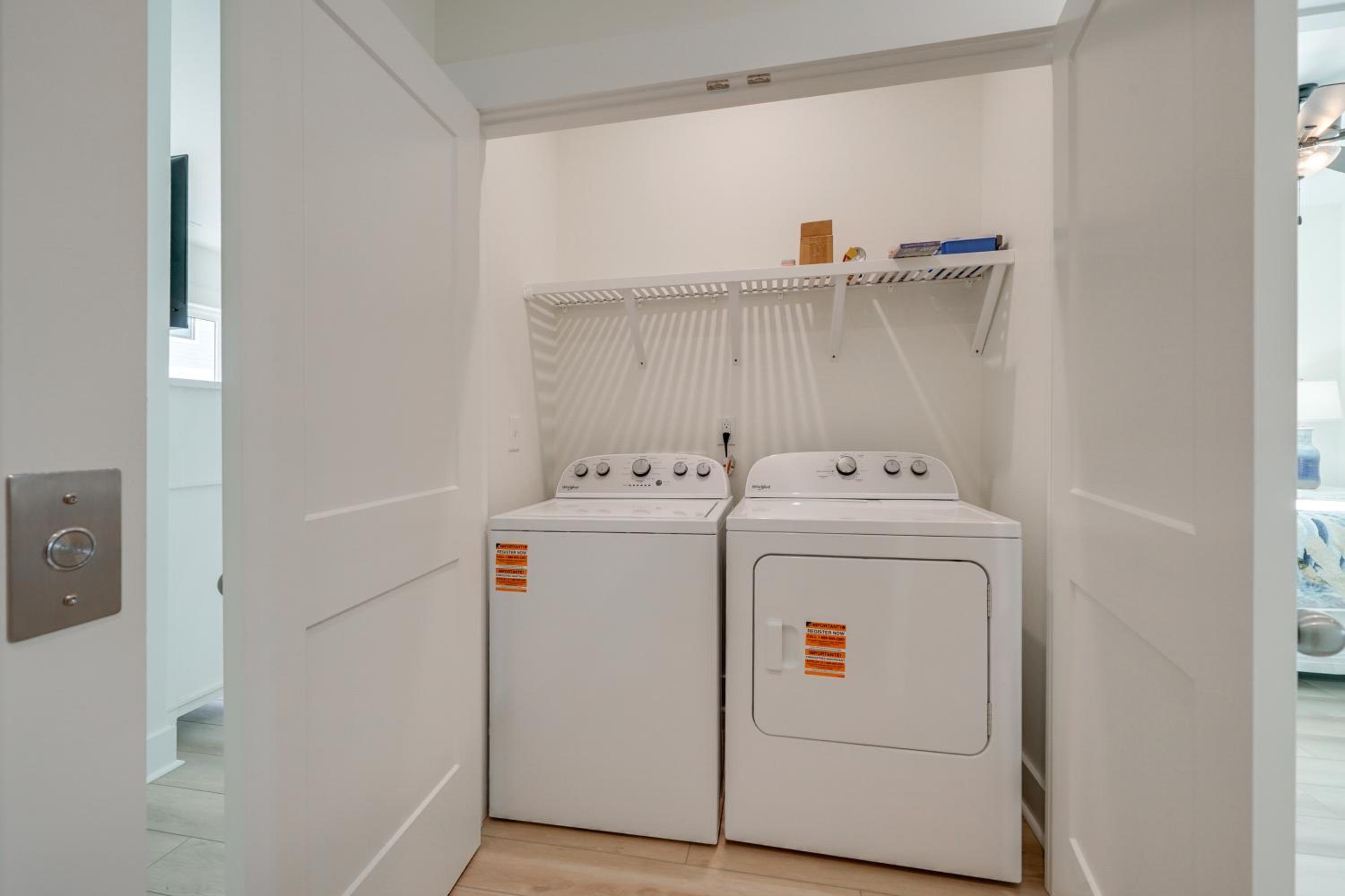 Easy Walk to Beach, Elevator, Sleeps 8 | Surf City