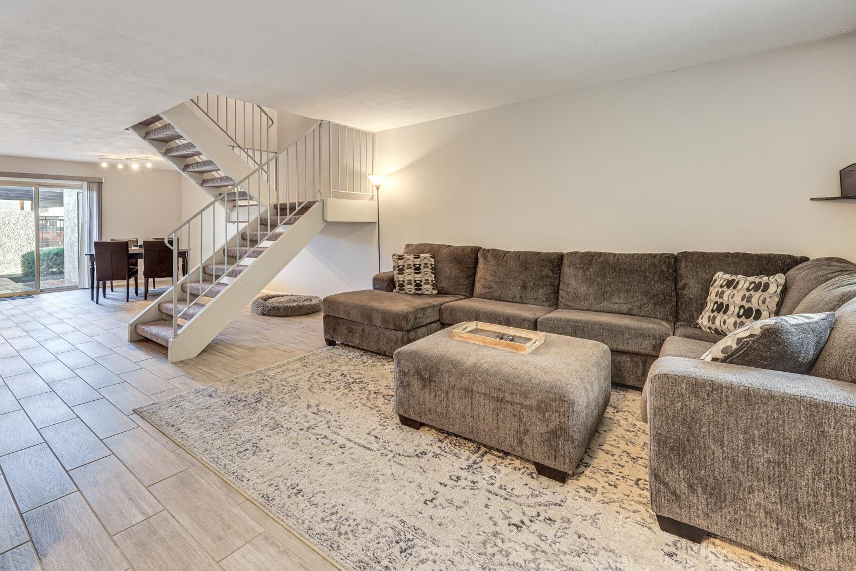 Pet-Friendly Unit, 1 Mi to Old Town Scottsdale!