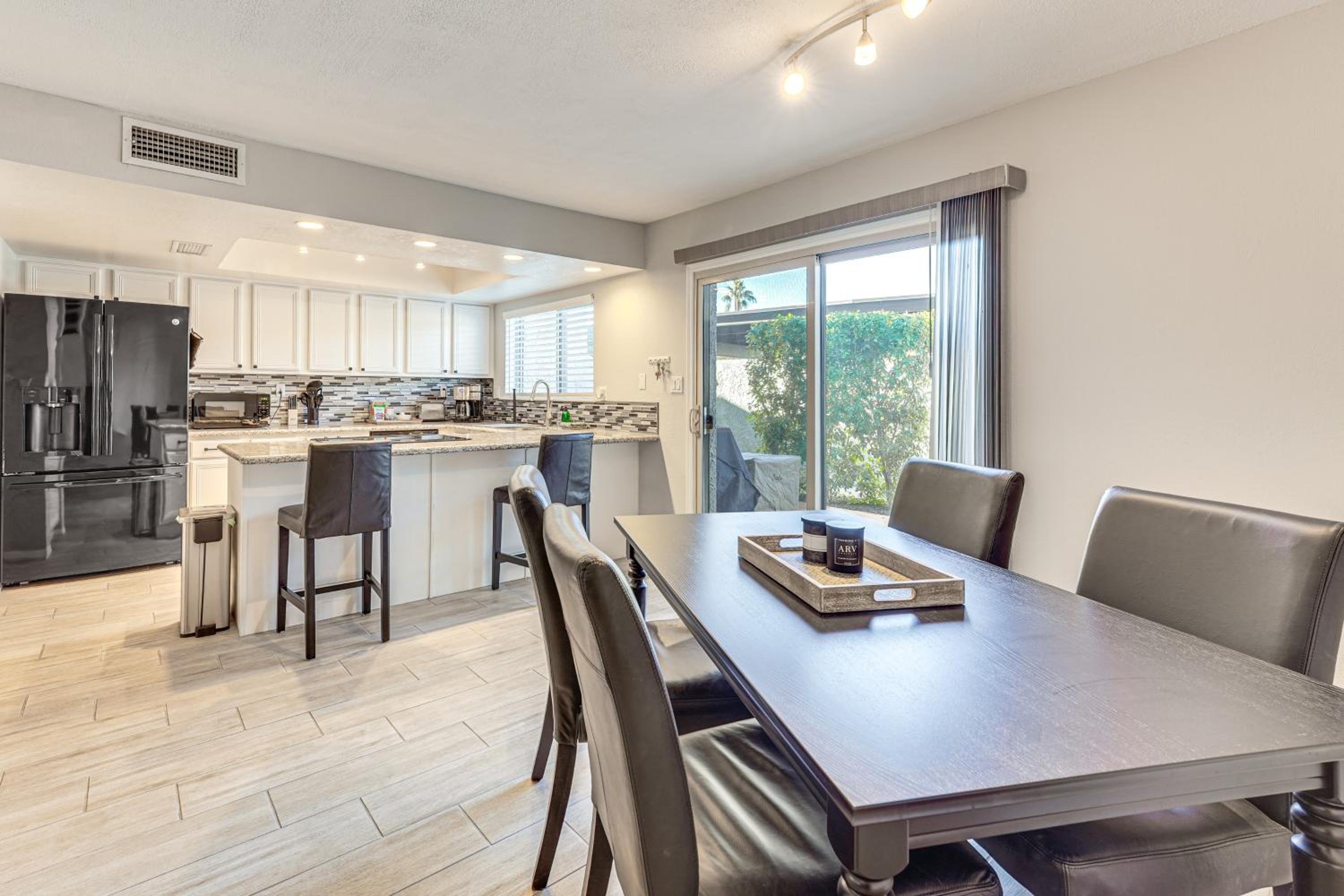 Pet-Friendly Unit, 1 Mi to Old Town Scottsdale!