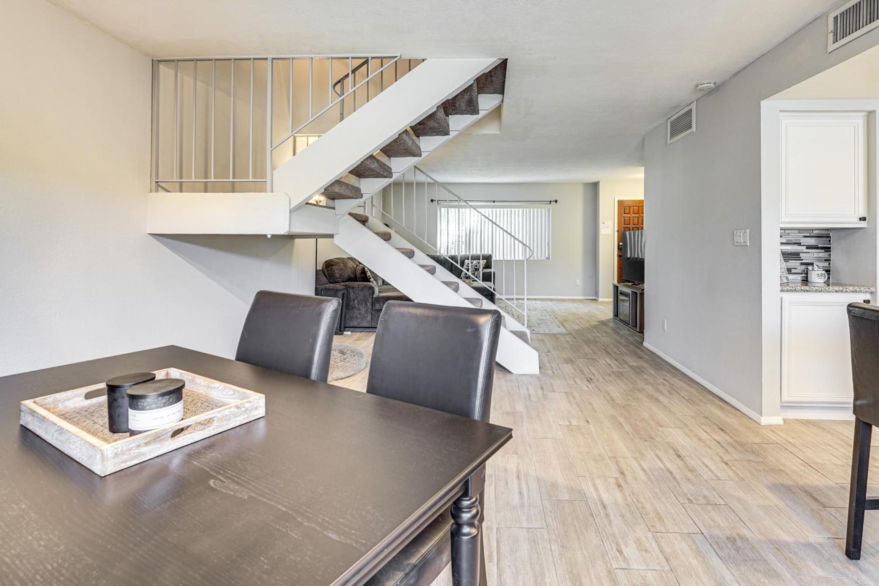 Pet-Friendly Unit, 1 Mi to Old Town Scottsdale!