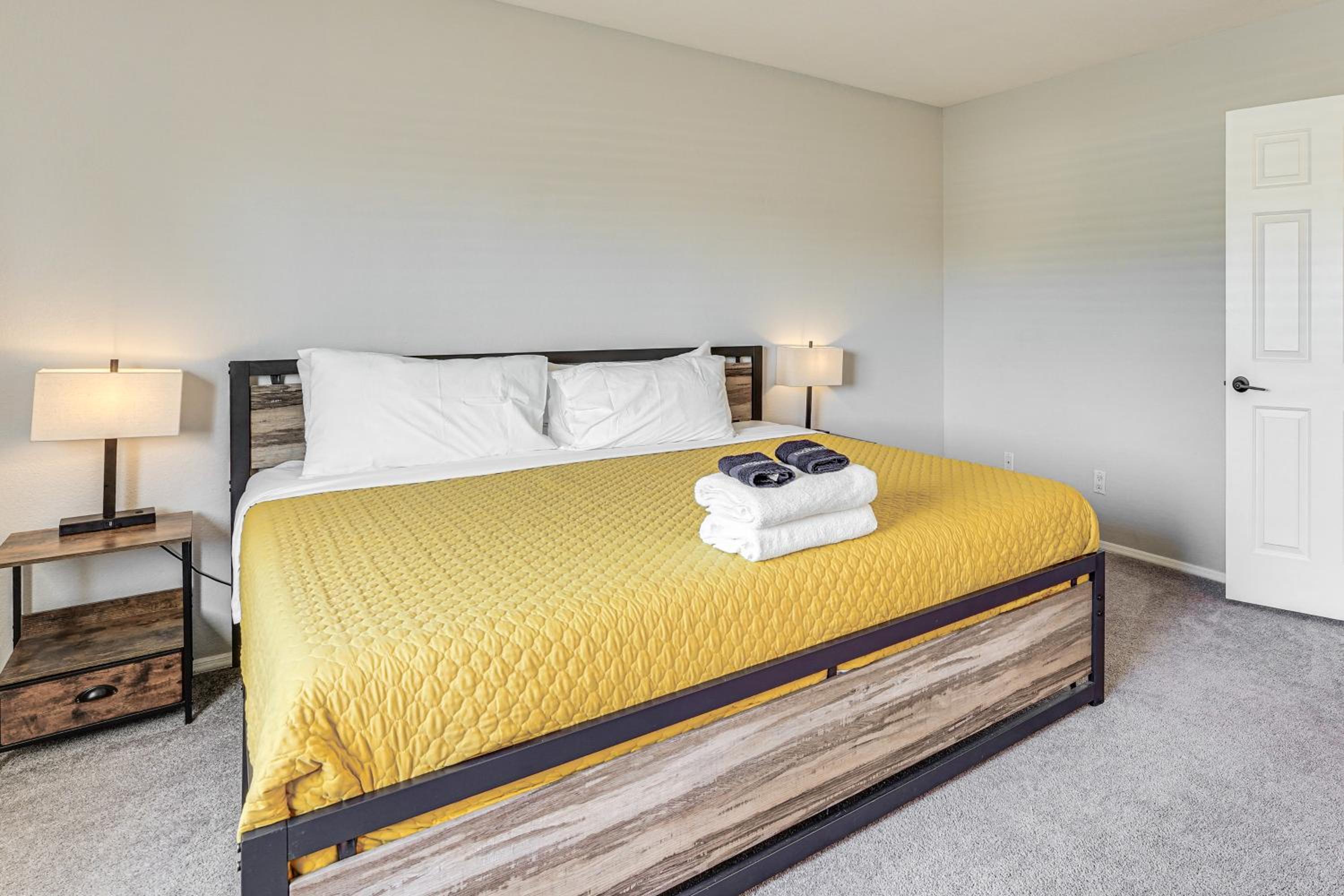 Pet-Friendly Unit, 1 Mi to Old Town Scottsdale!