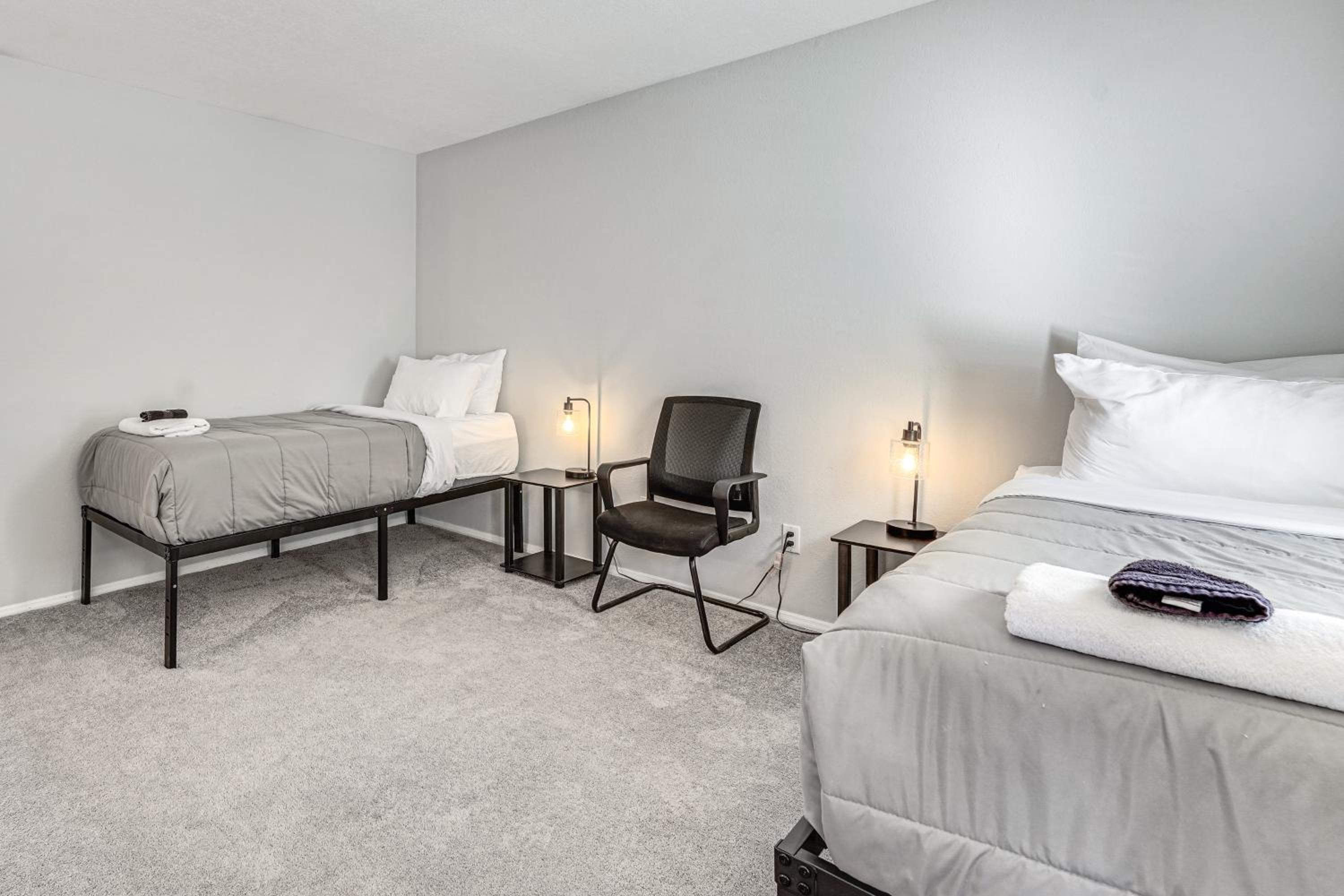 Pet-Friendly Unit, 1 Mi to Old Town Scottsdale!