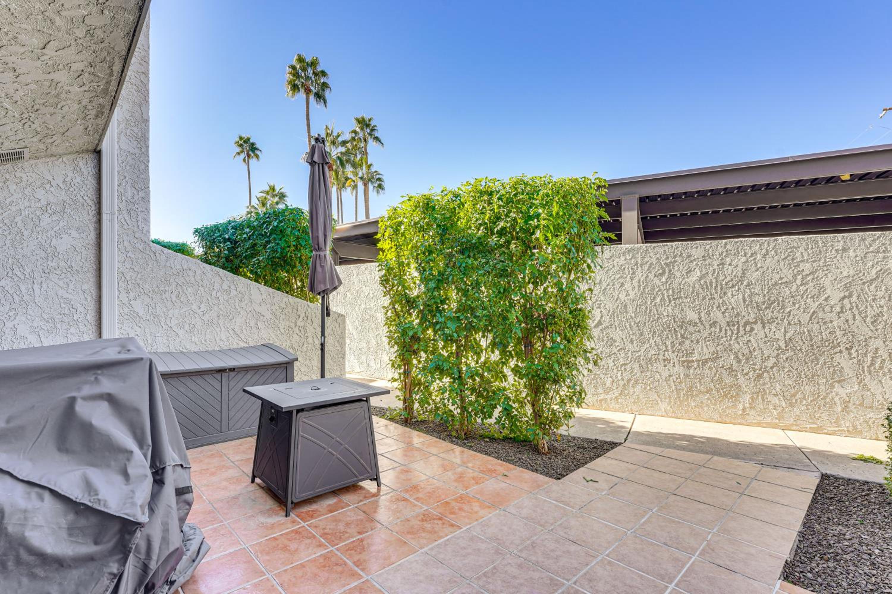 Pet-Friendly Unit, 1 Mi to Old Town Scottsdale!