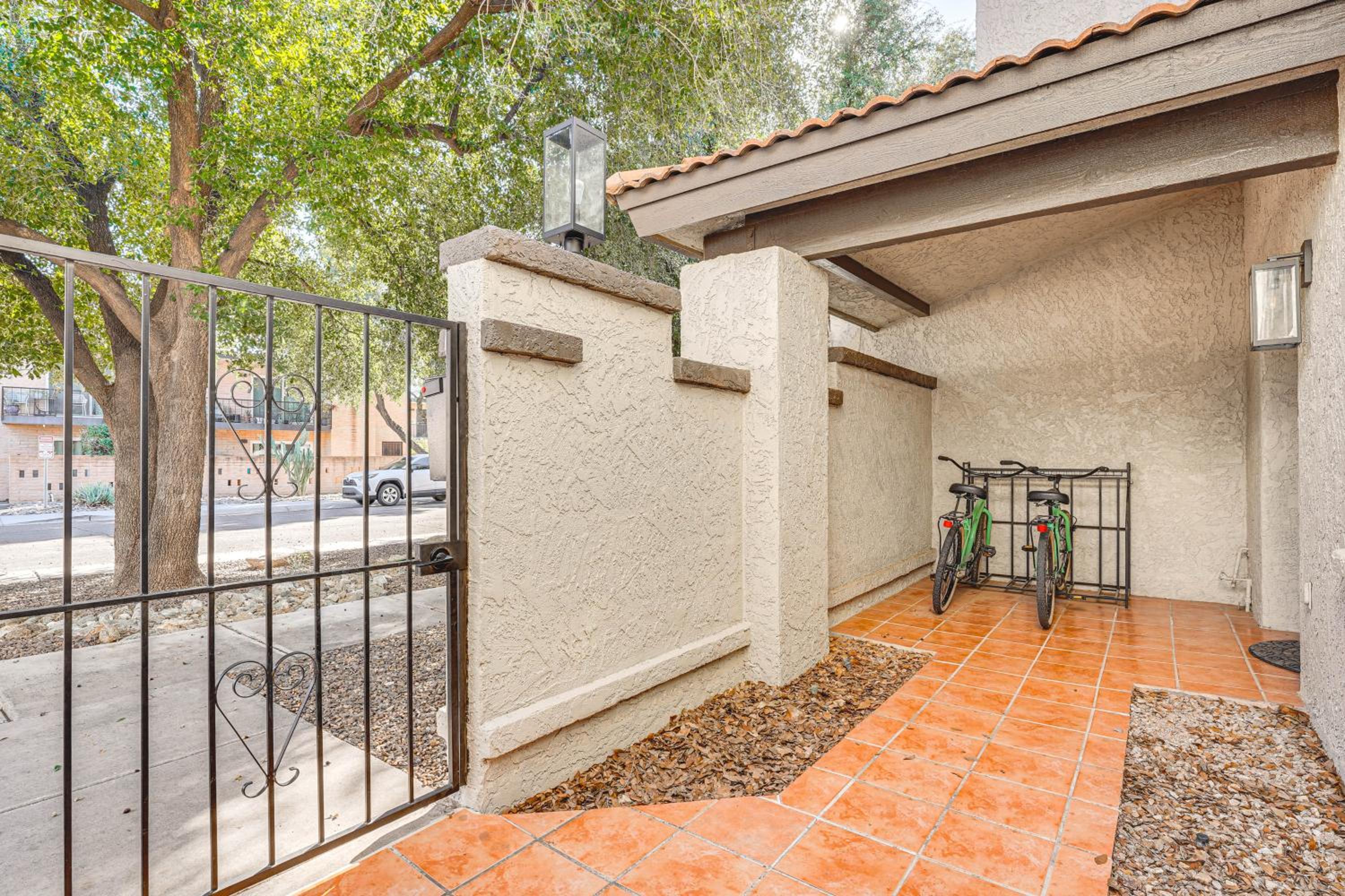 Pet-Friendly Unit, 1 Mi to Old Town Scottsdale!
