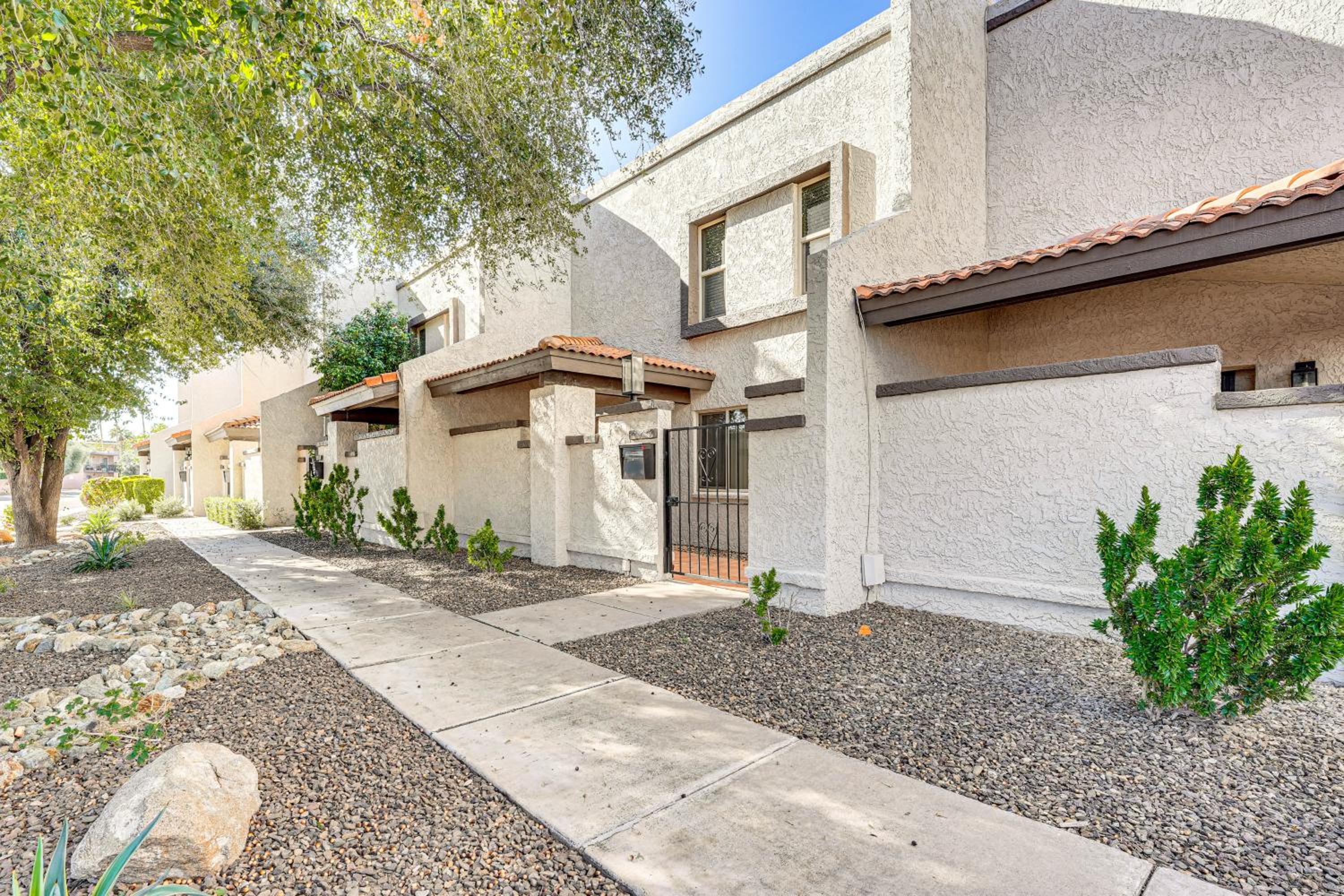 Pet-Friendly Unit, 1 Mi to Old Town Scottsdale!