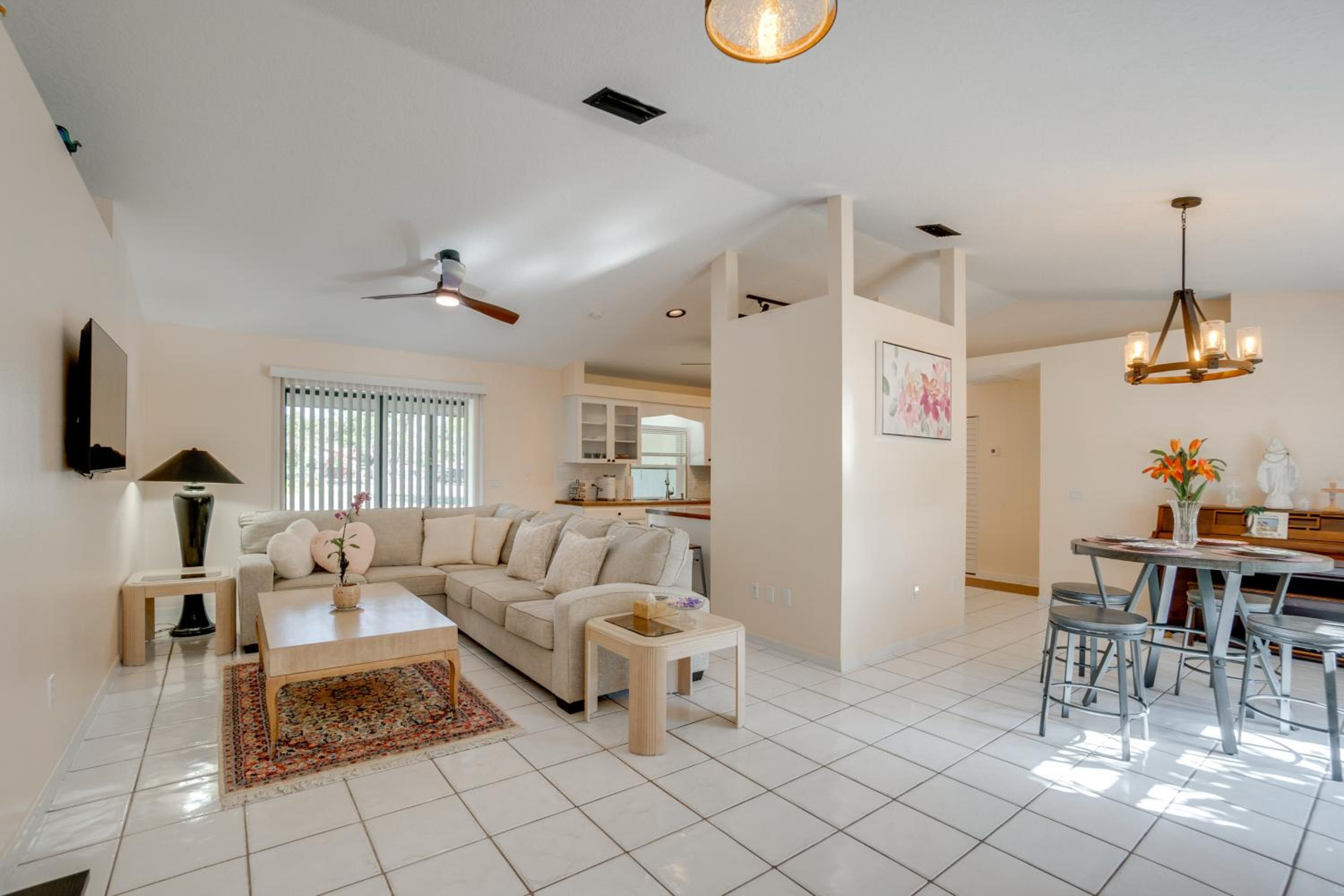 3 Mi to Manasota Key Beach! Single-Level Home