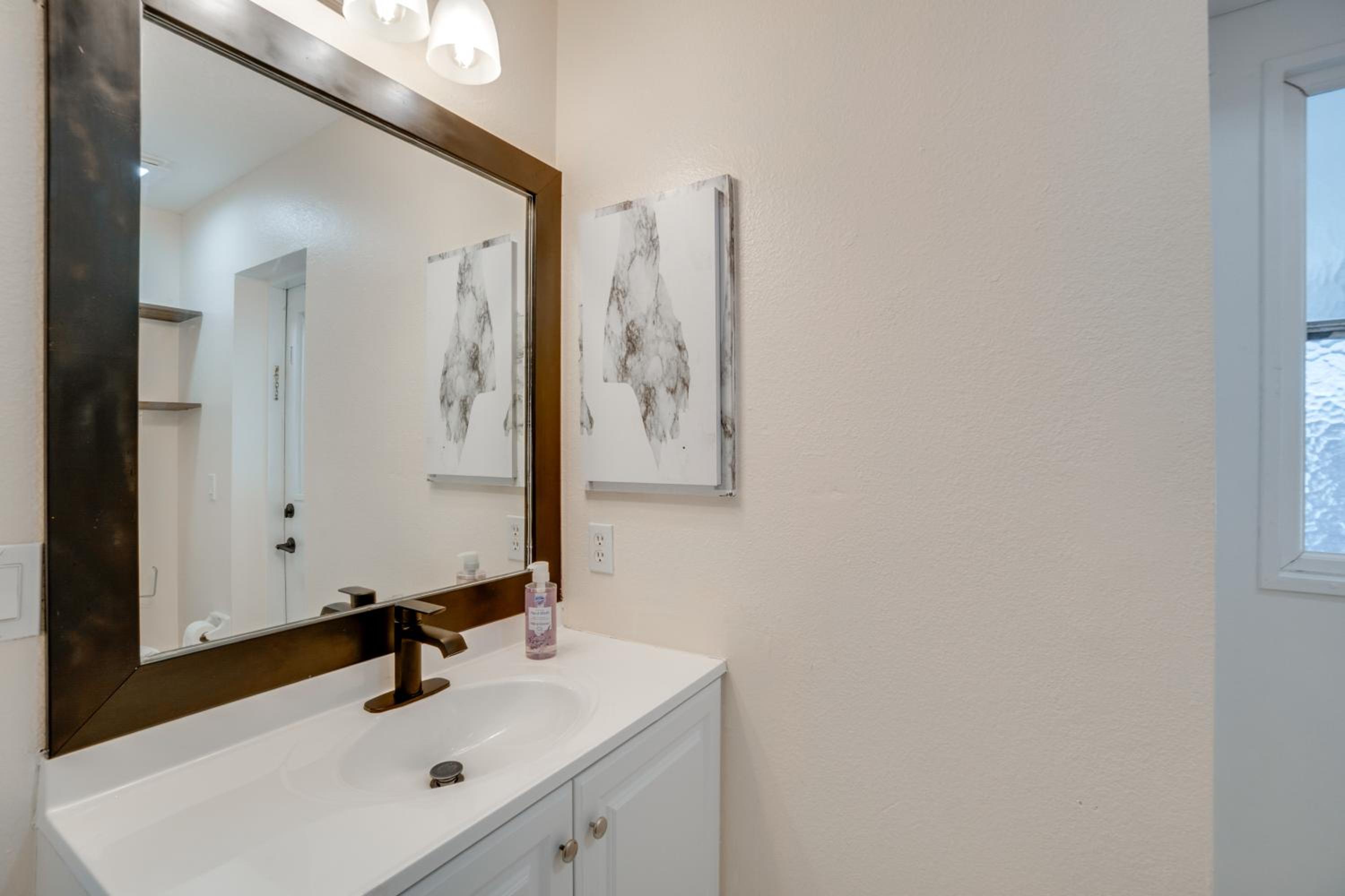 3 Mi to Manasota Key Beach! Single-Level Home