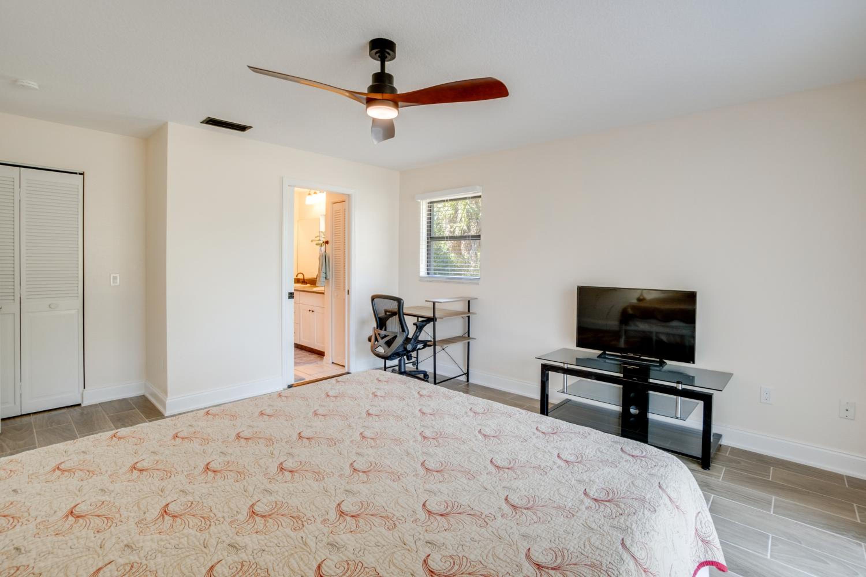 3 Mi to Manasota Key Beach! Single-Level Home