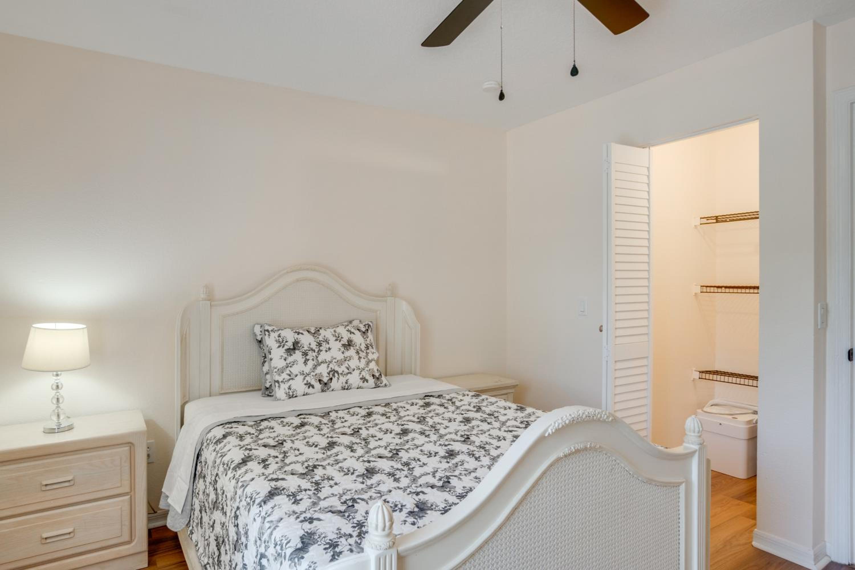 3 Mi to Manasota Key Beach! Single-Level Home