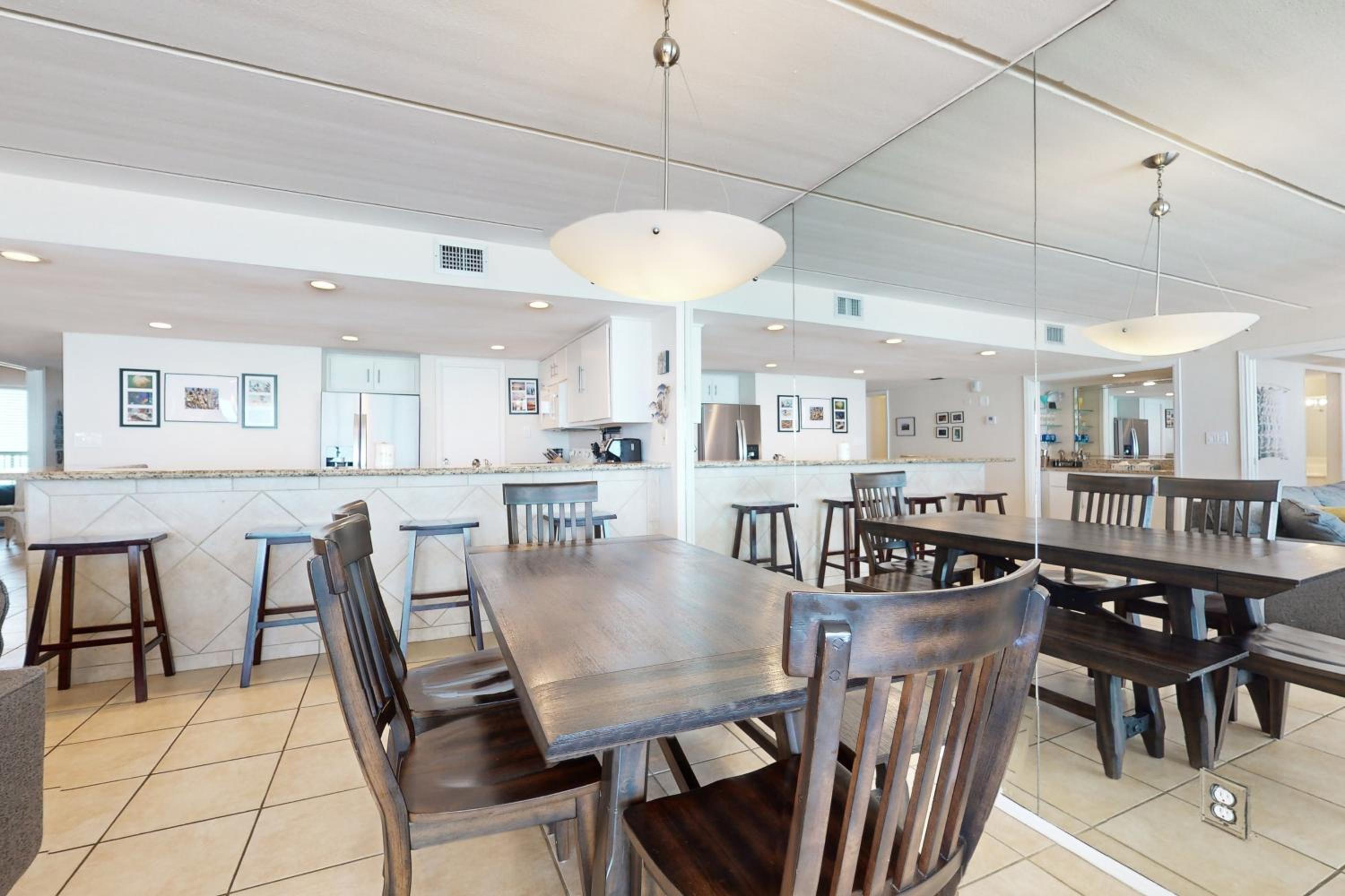 10th-Floor 3BR Beachfront Condo with Views and Pool