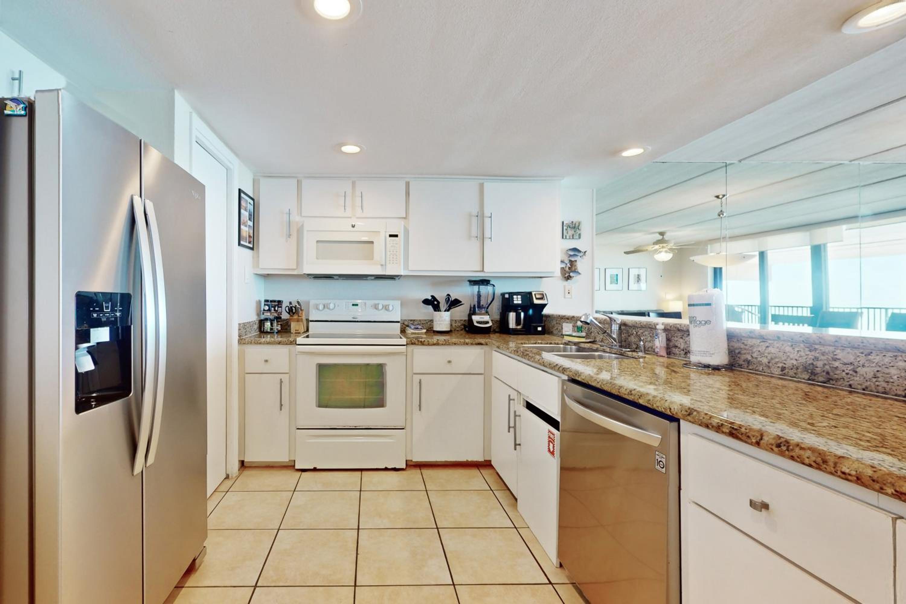 10th-Floor 3BR Beachfront Condo with Views and Pool
