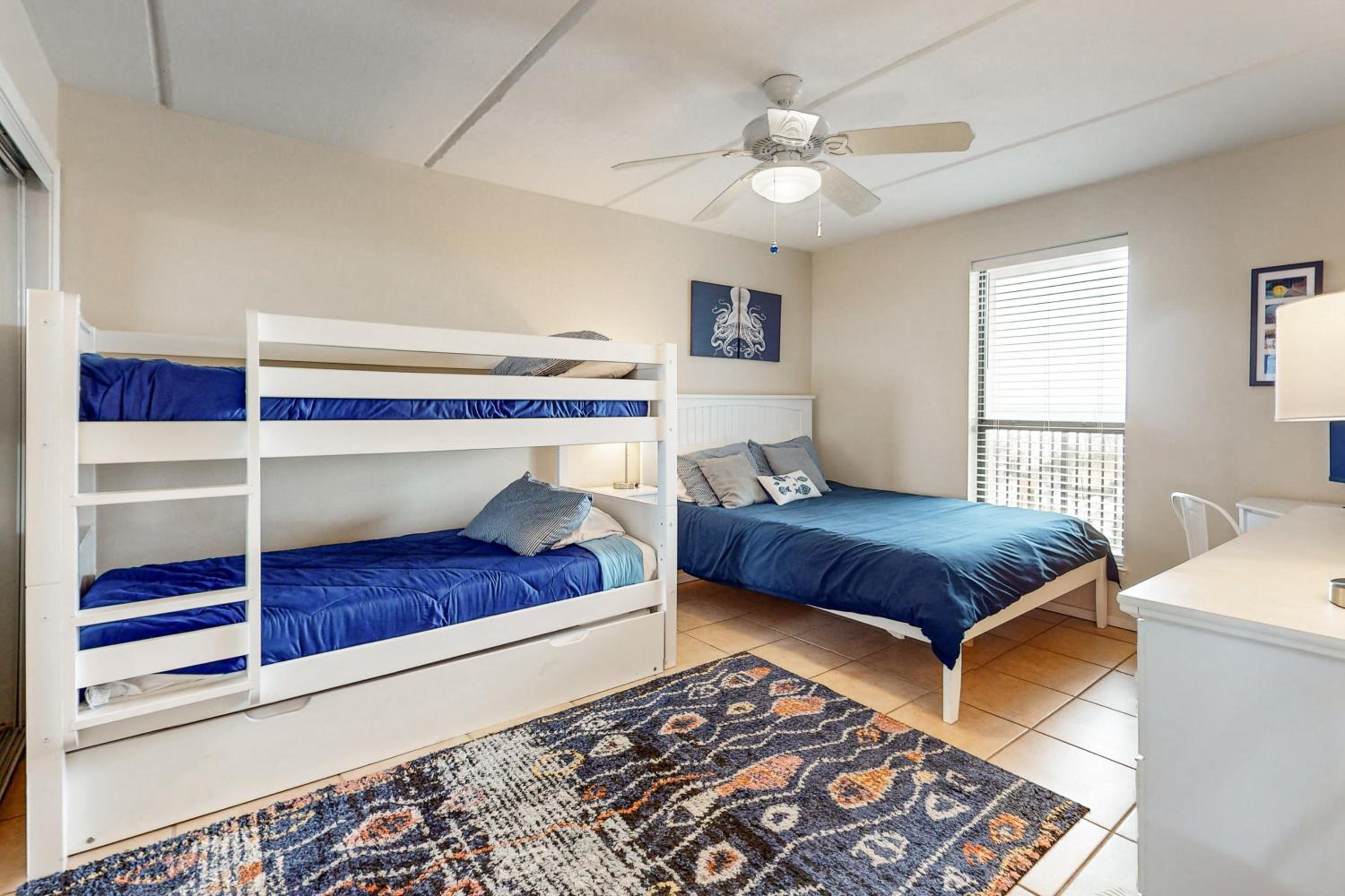 10th-Floor 3BR Beachfront Condo with Views and Pool