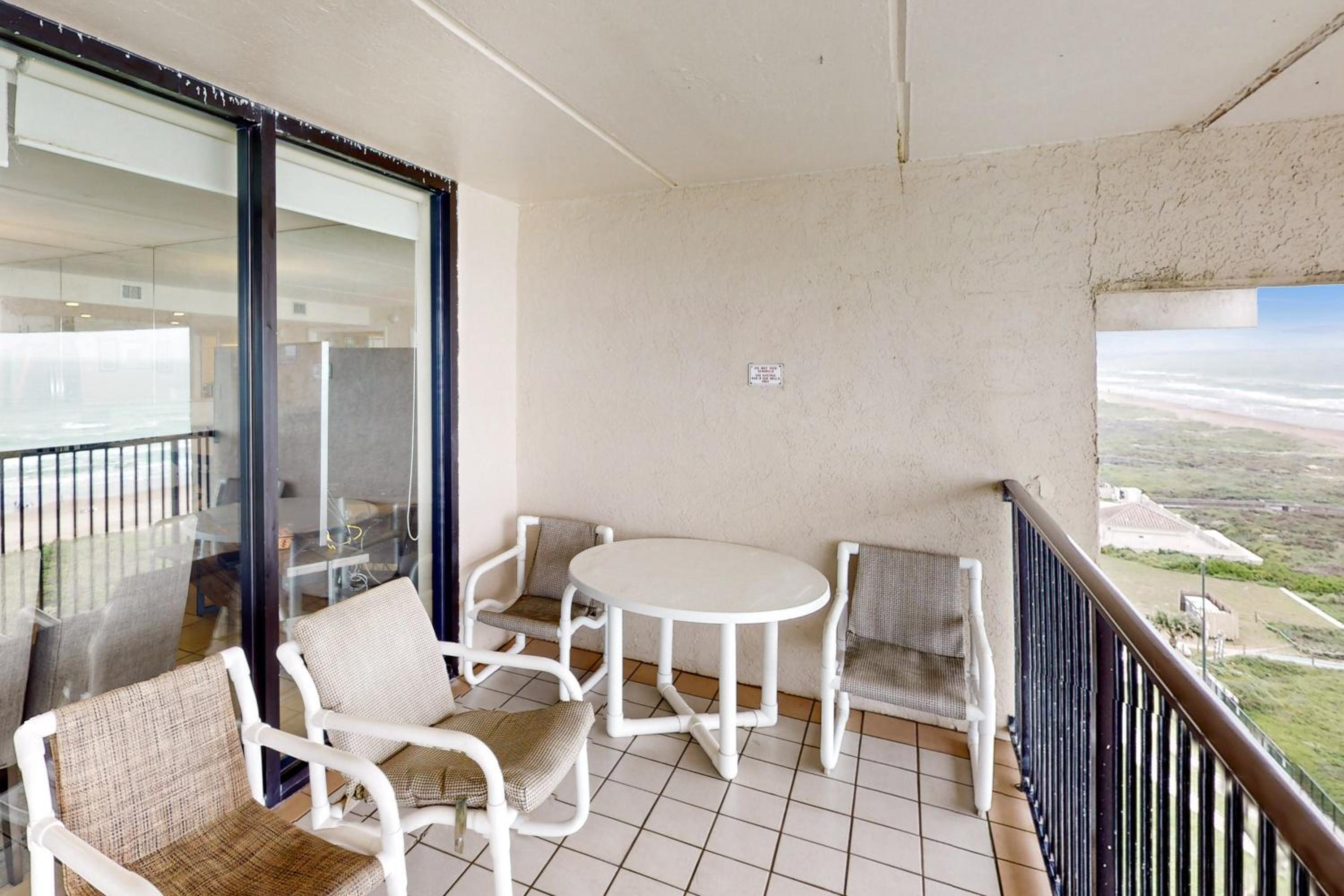10th-Floor 3BR Beachfront Condo with Views and Pool