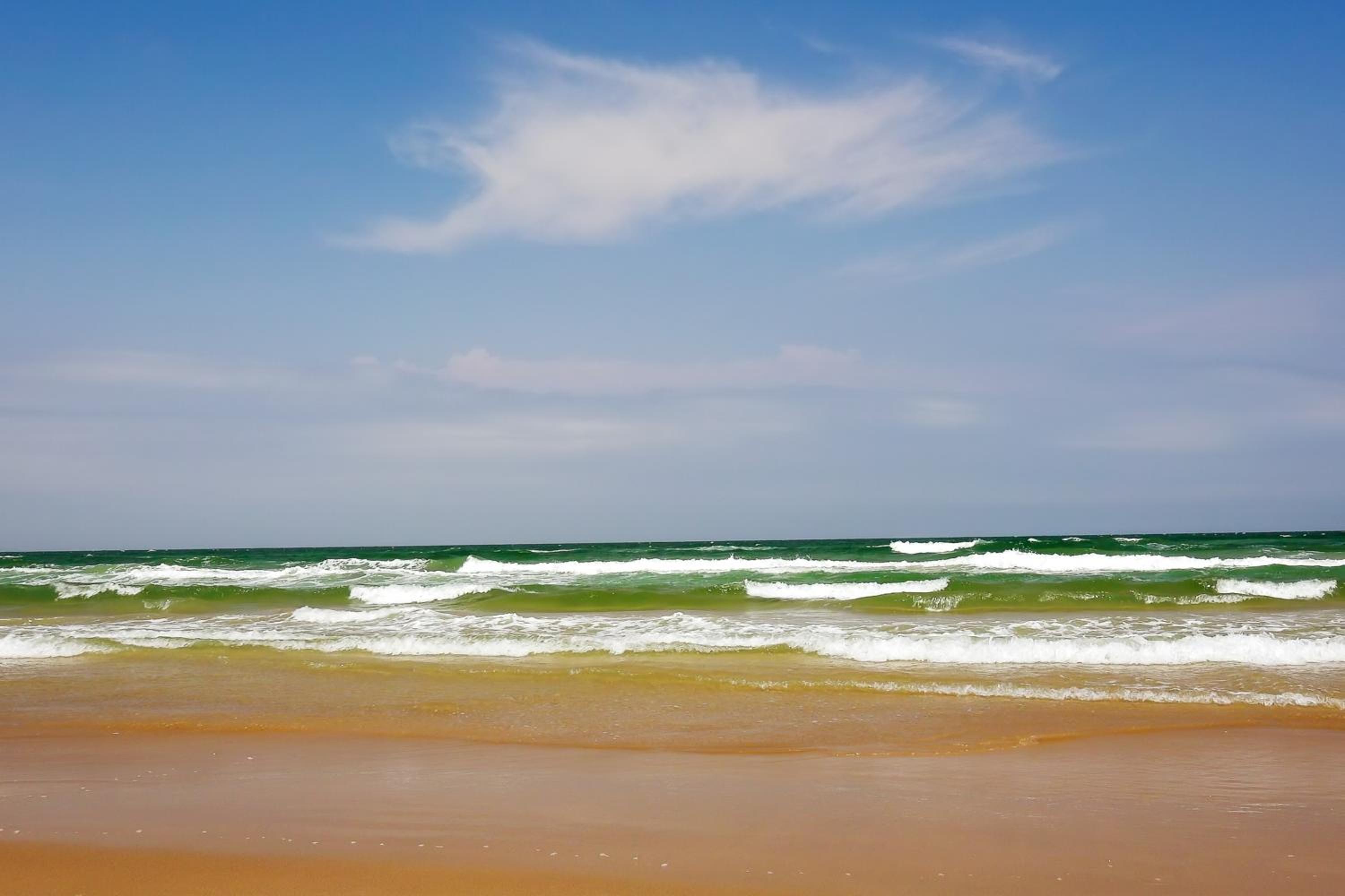 10th-Floor 3BR Beachfront Condo with Views and Pool