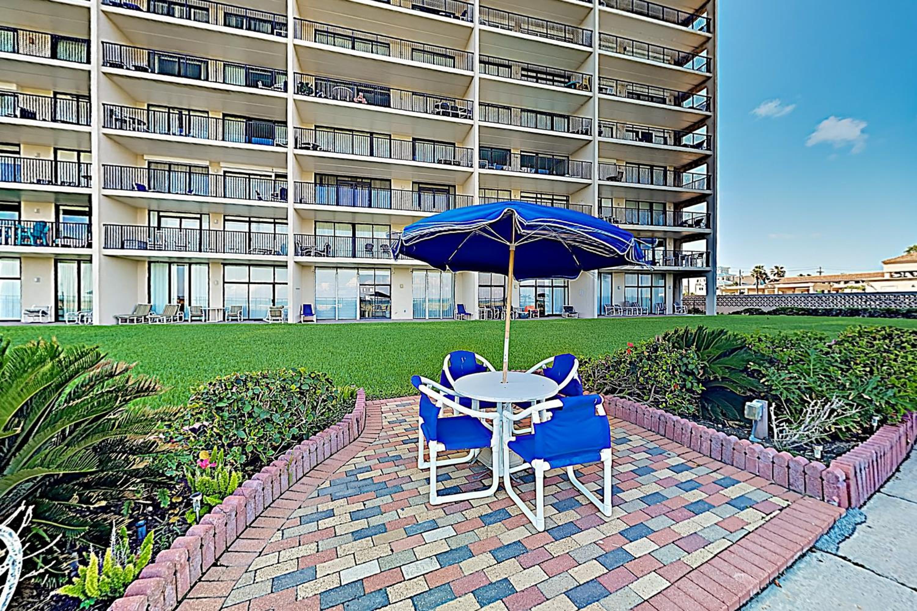 10th-Floor 3BR Beachfront Condo with Views and Pool