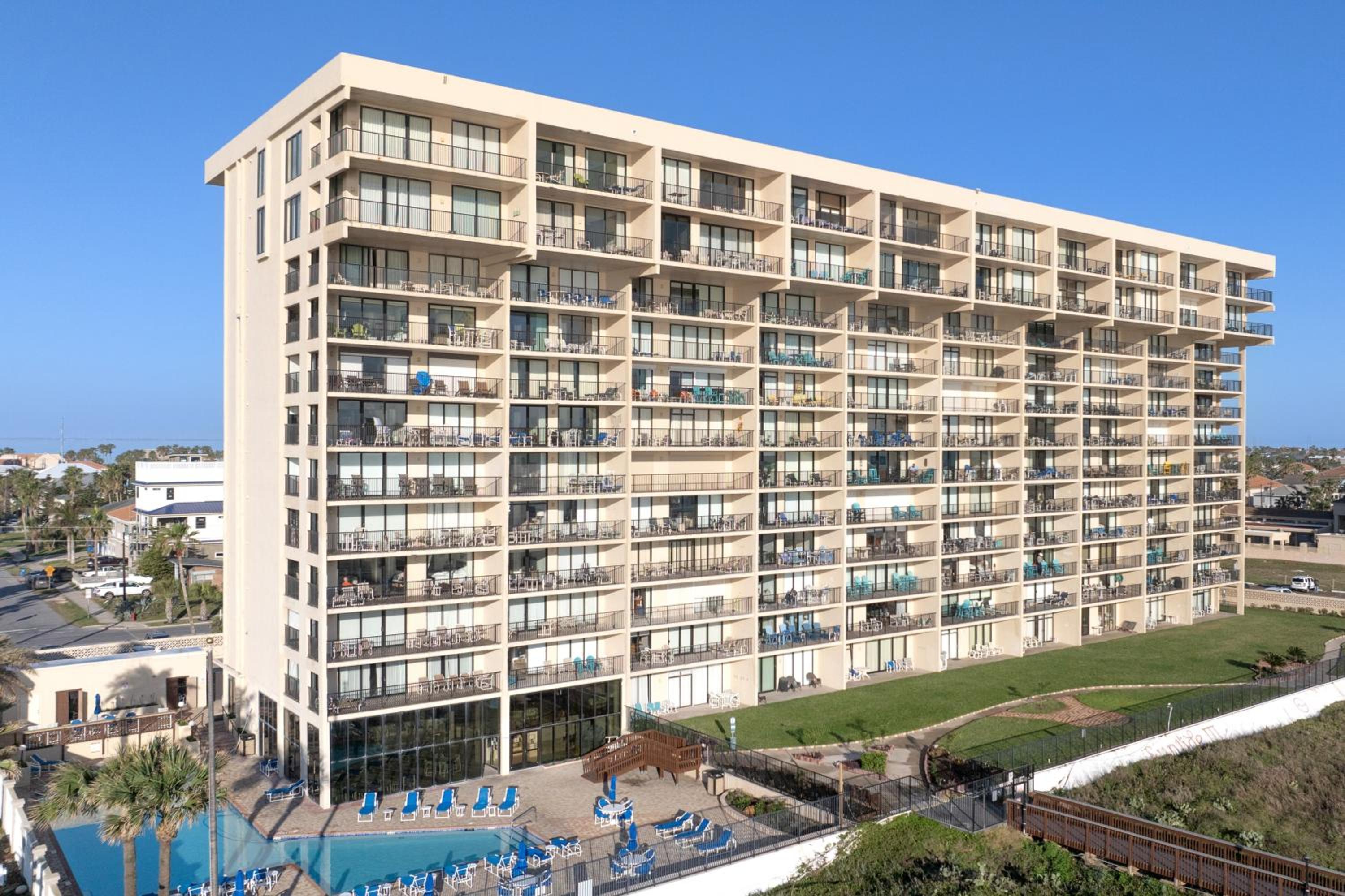 10th-Floor 3BR Beachfront Condo with Views and Pool