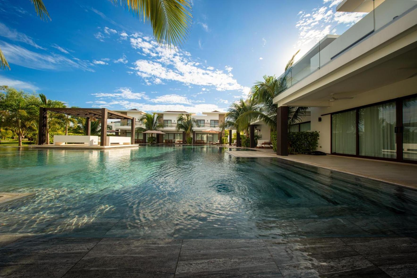 Exclusive villa with 2 bedrooms and shared pool