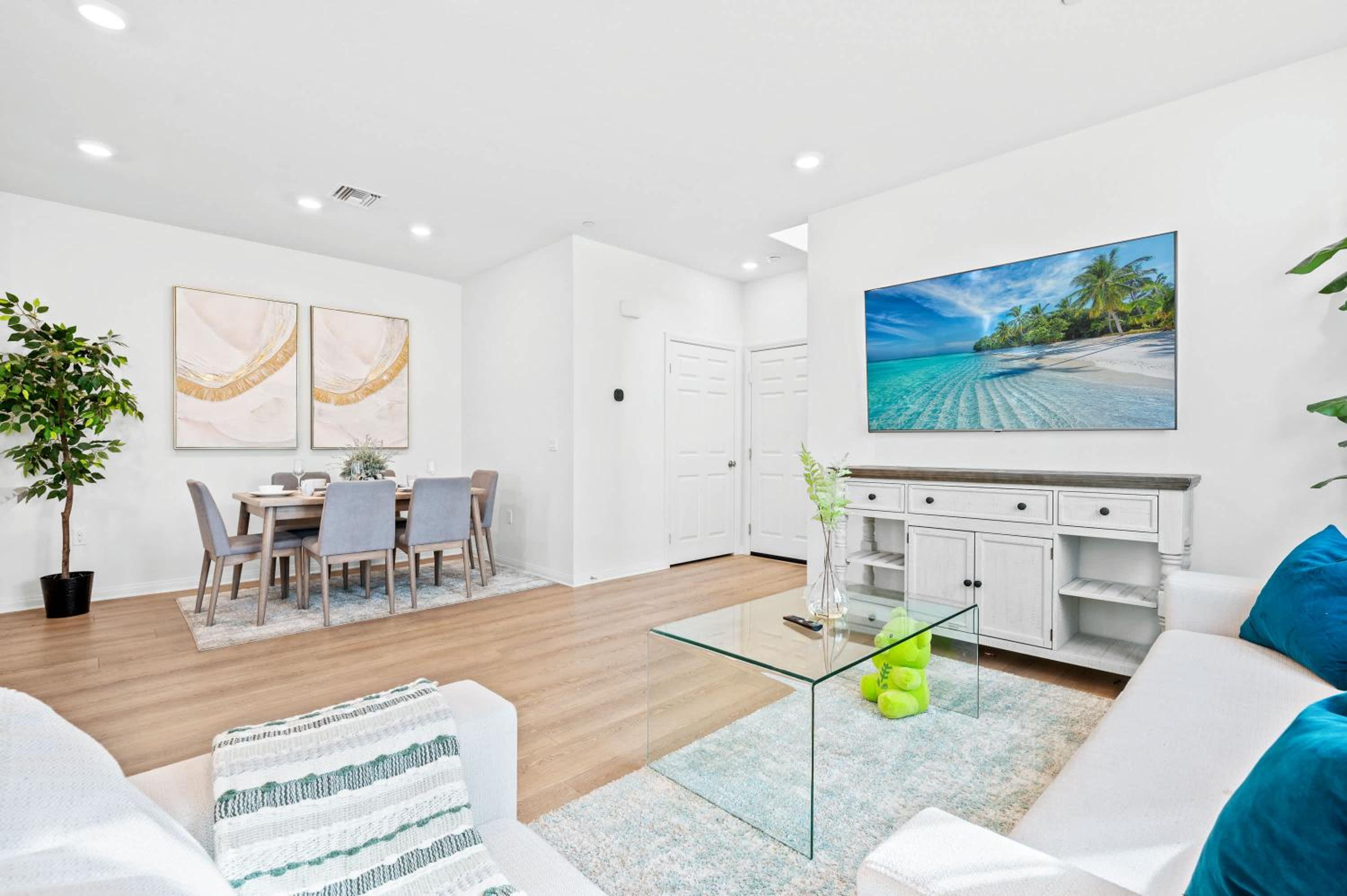 Near ONT Modern Designer Style Family Home