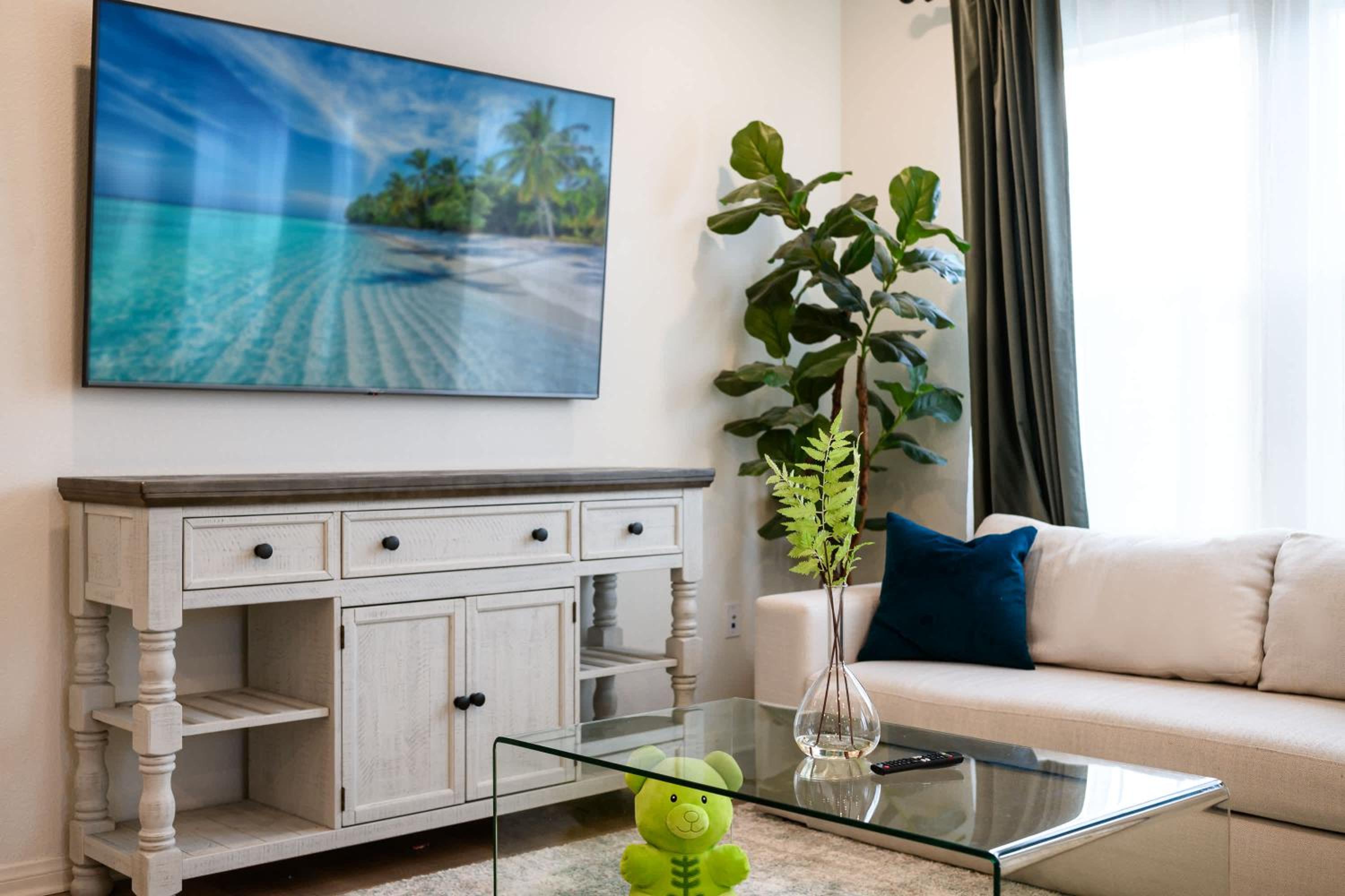 Near ONT Modern Designer Style Family Home