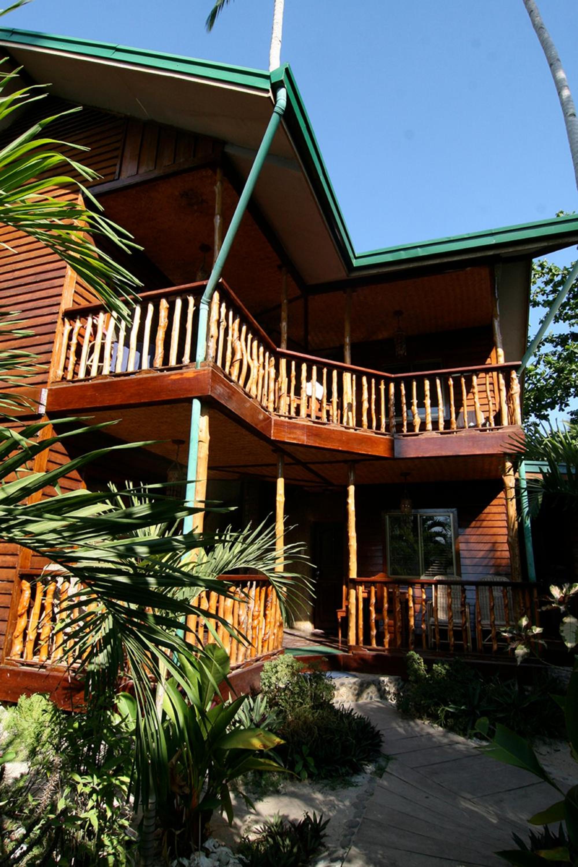 La Salangane Caalan Beach Villa
