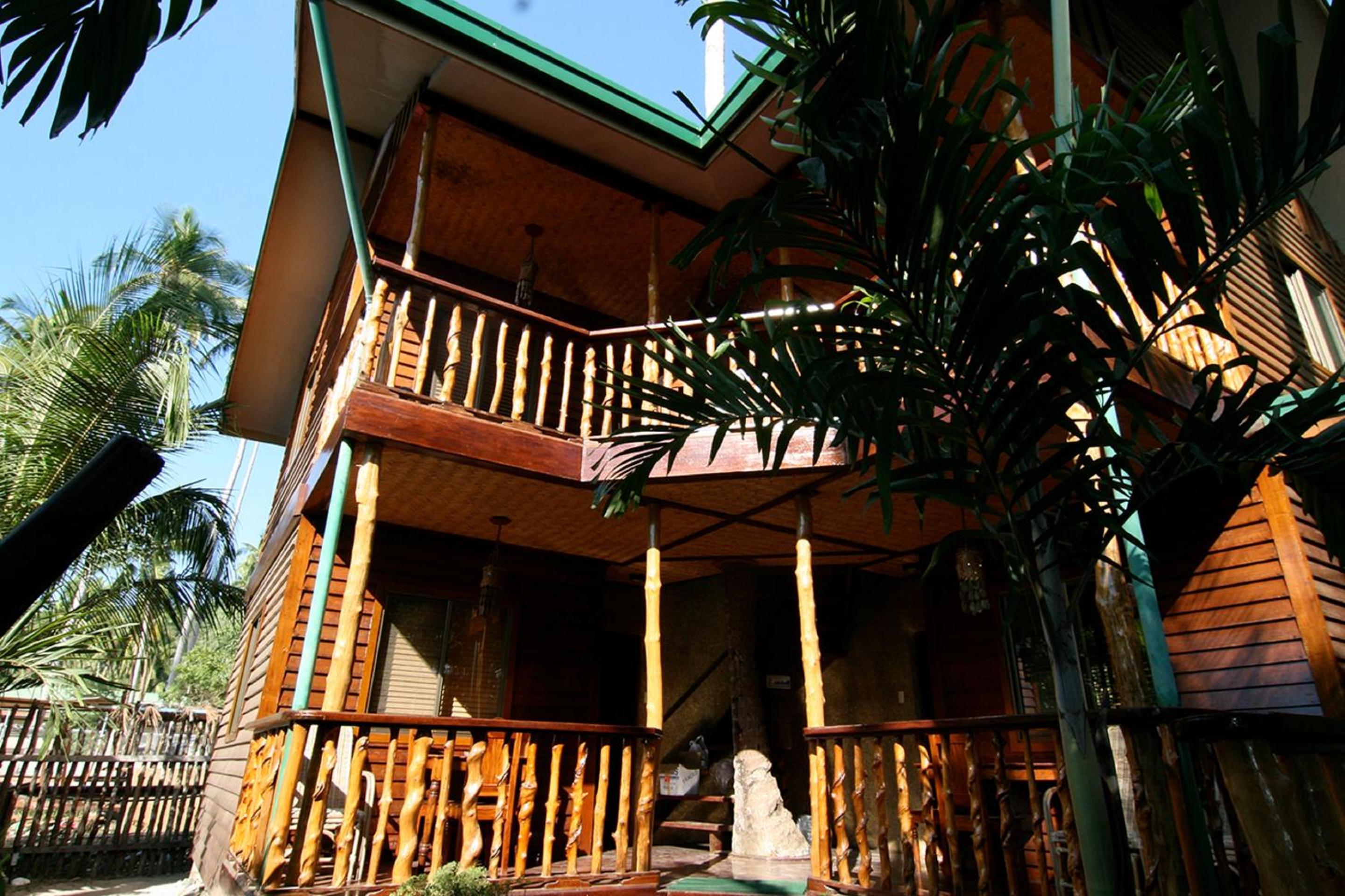 La Salangane Caalan Beach Villa