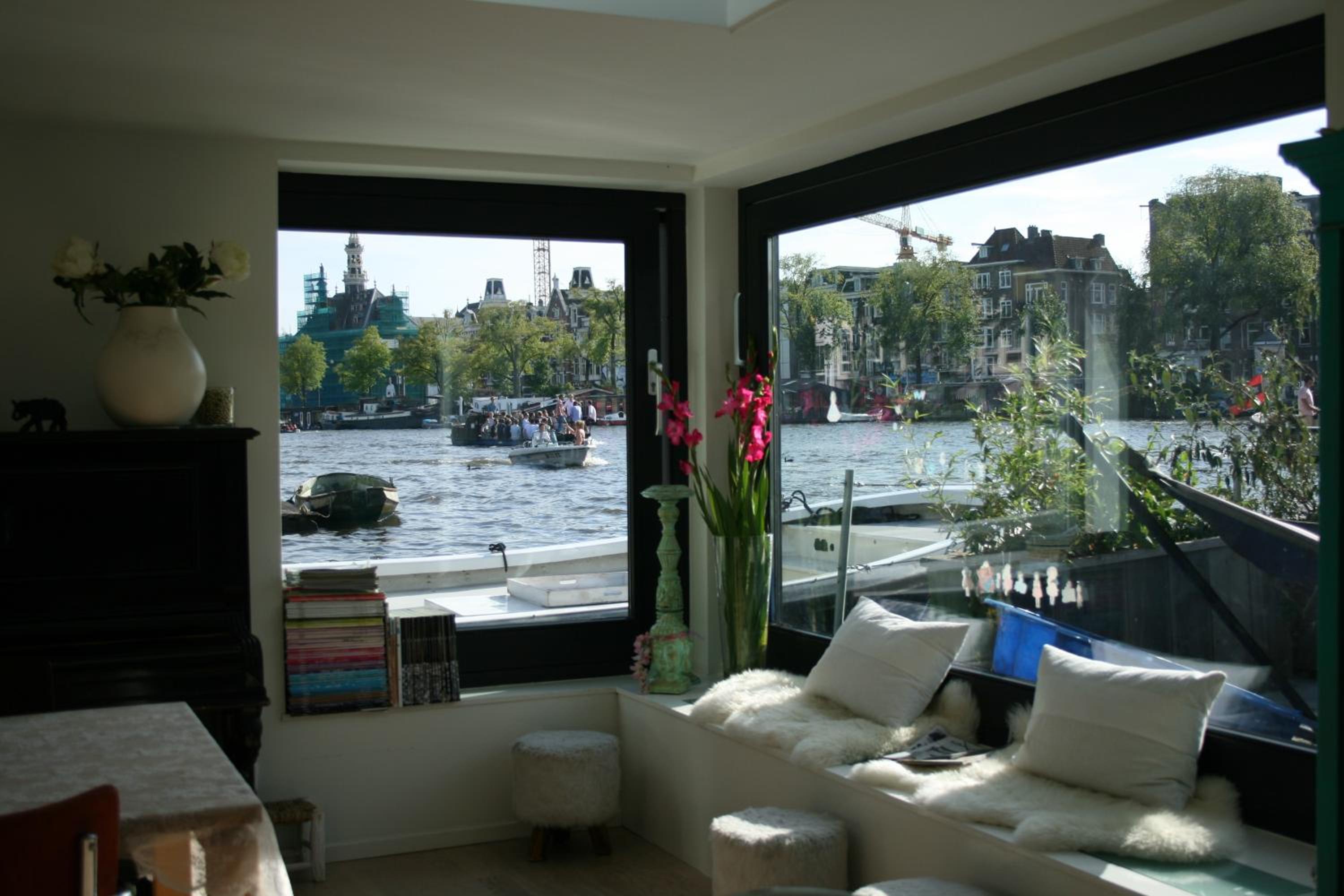 Houseboat Ark van Amstel