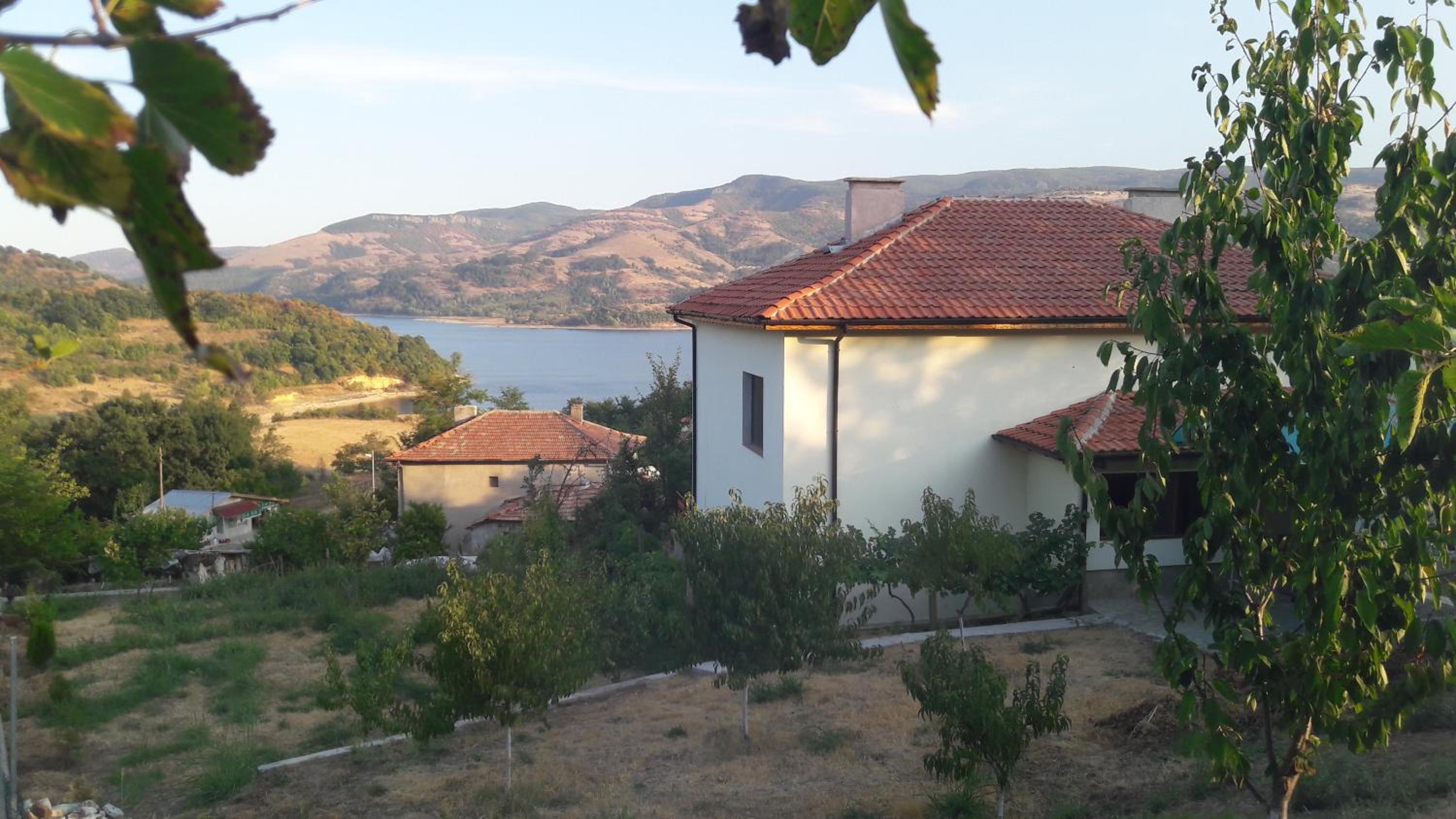Mihaela Lake Retreat