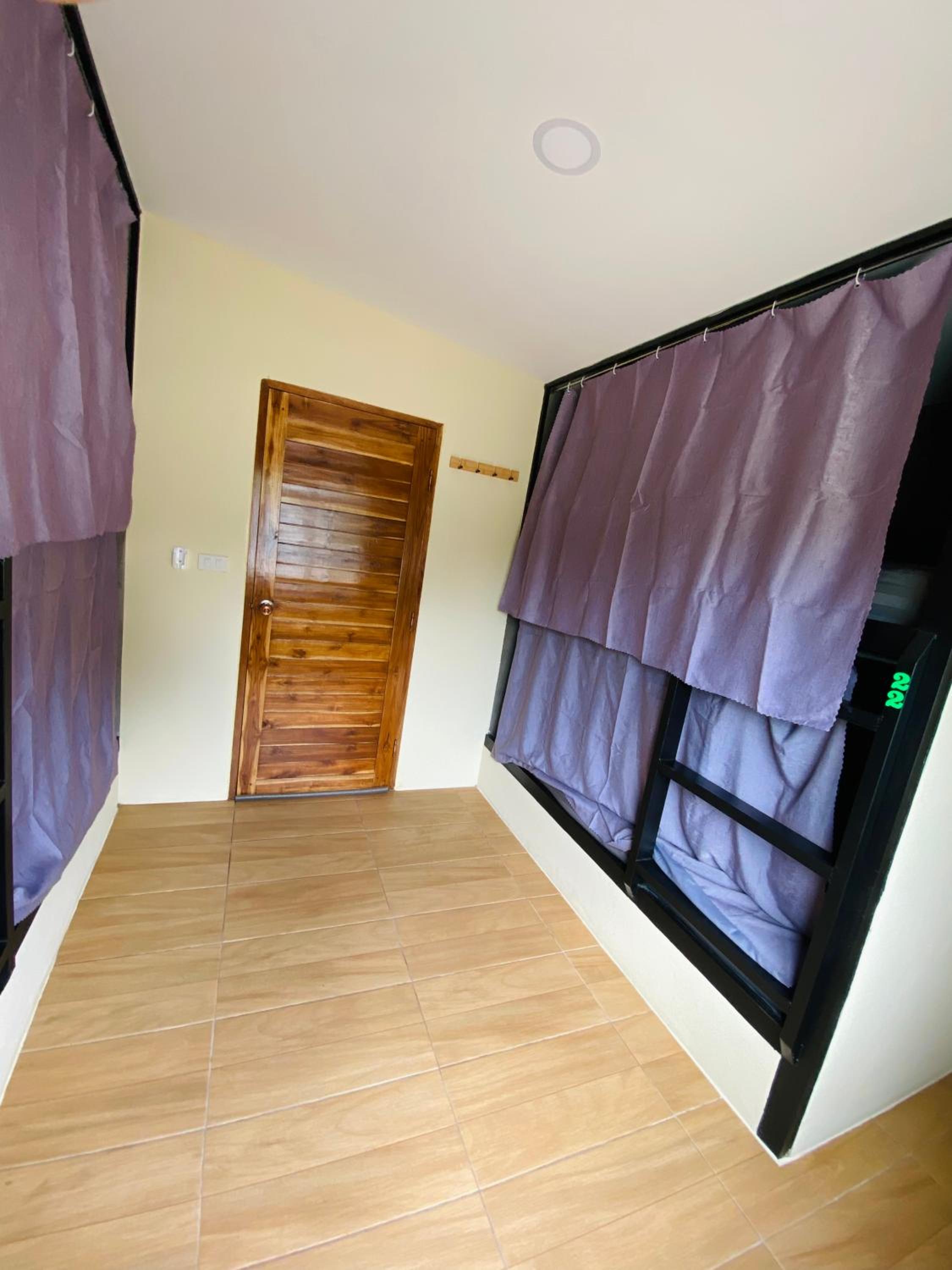 The 10 Club Hostel